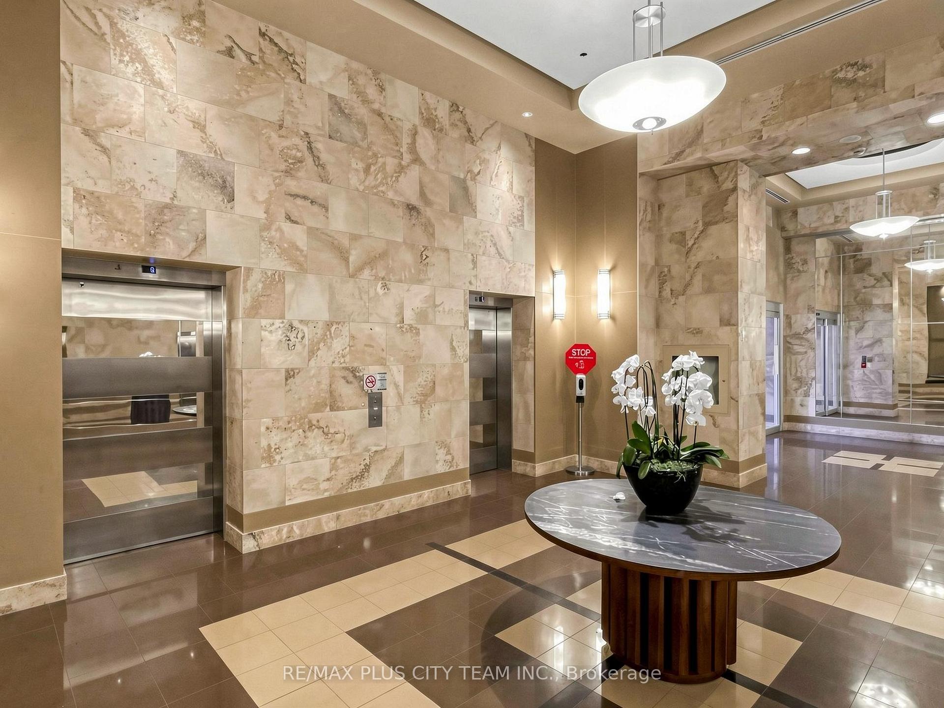 Photo 31 of Unit 2006, 8 Park Road, Toronto, Rosedale-Moore Park — HOMEH