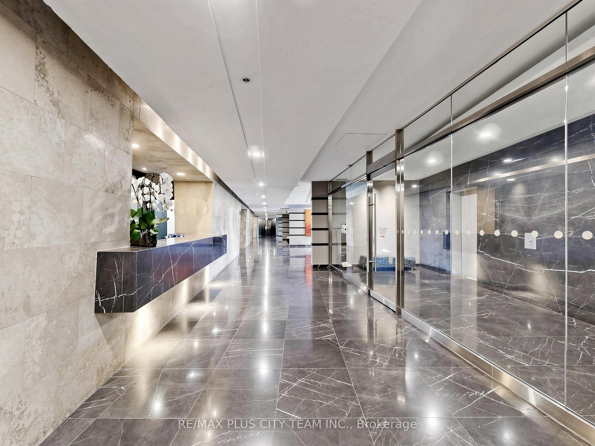 Photo 32 of Unit 2006, 8 Park Road, Toronto, Rosedale-Moore Park — HOMEH