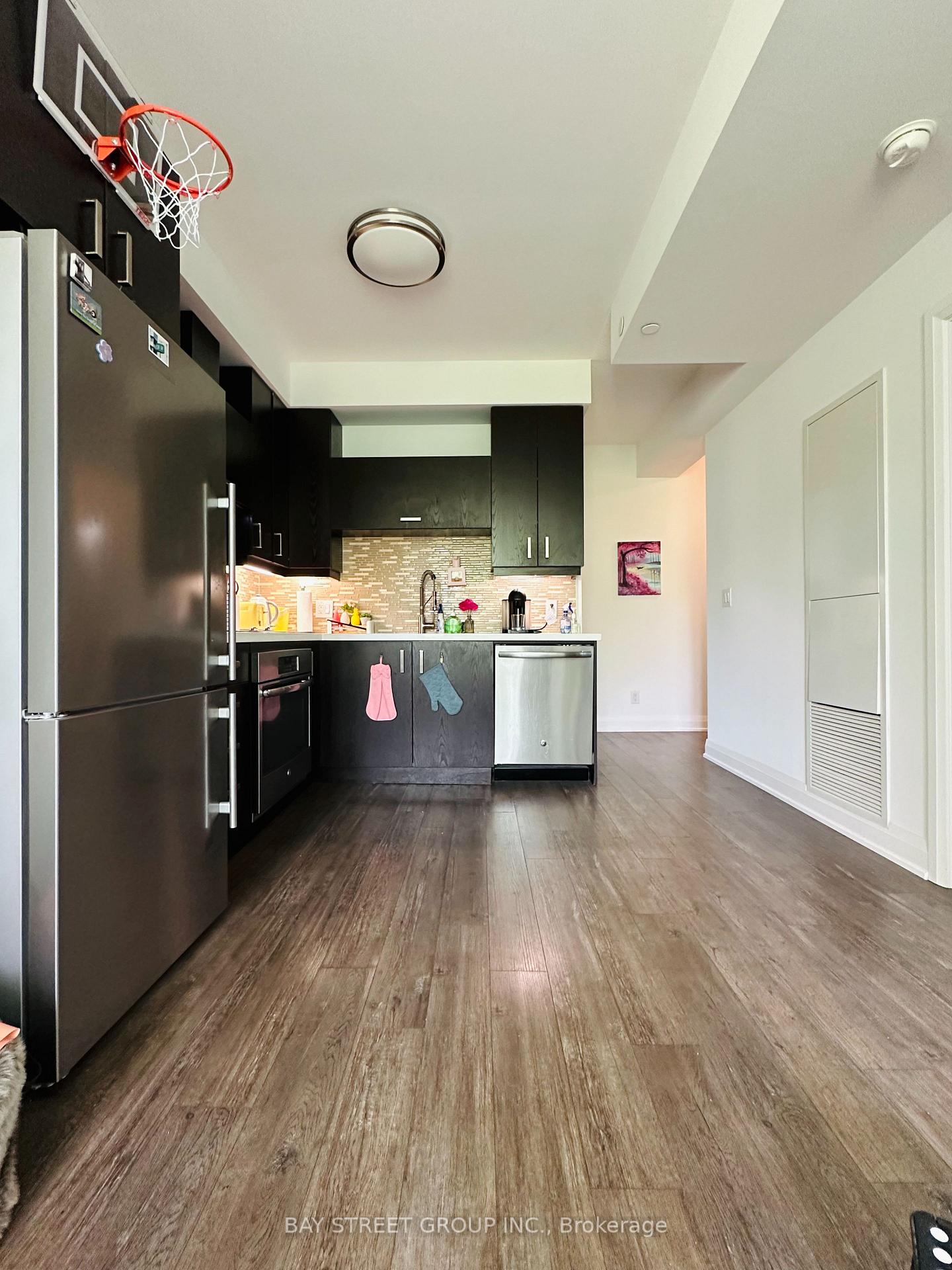 Photo 4 of Unit 222, 28 Uptown Drive, Markham, Unionville — HOMEH