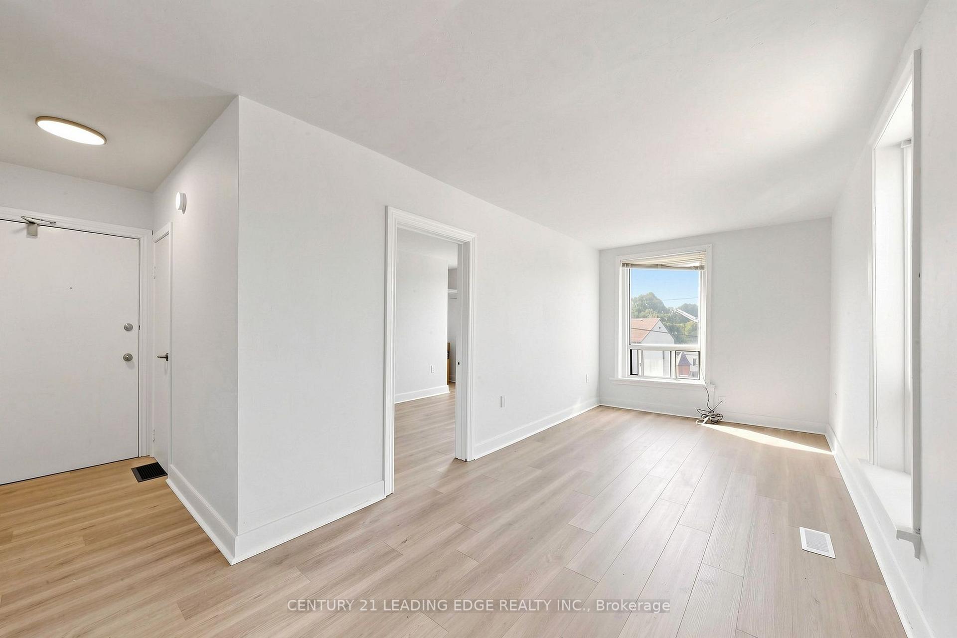 Photo 9 of Unit 3, 18 Brock Street W, Uxbridge — HOMEH