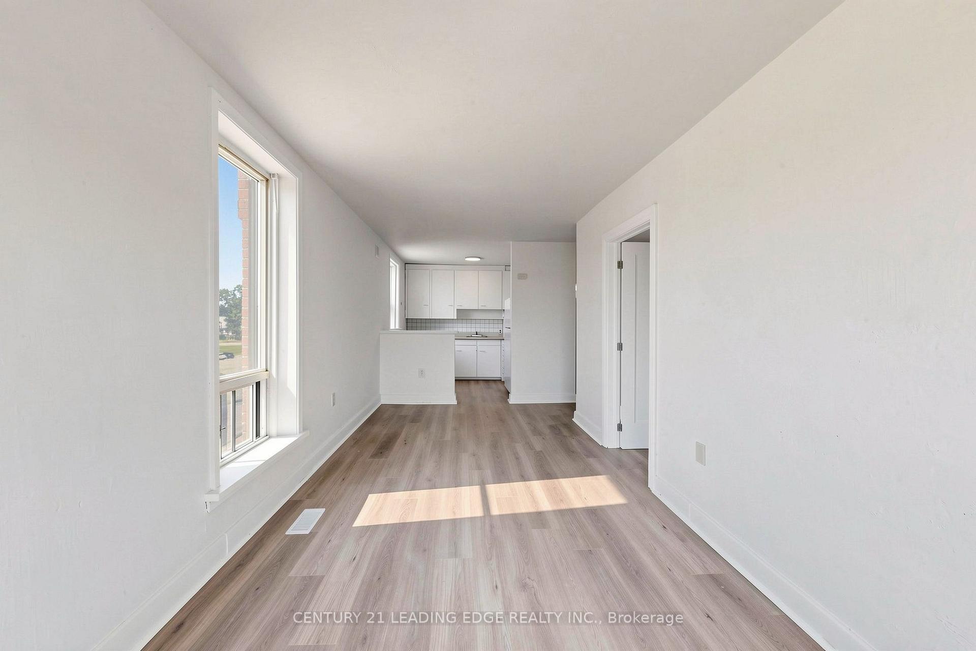 Photo 12 of Unit 3, 18 Brock Street W, Uxbridge — HOMEH