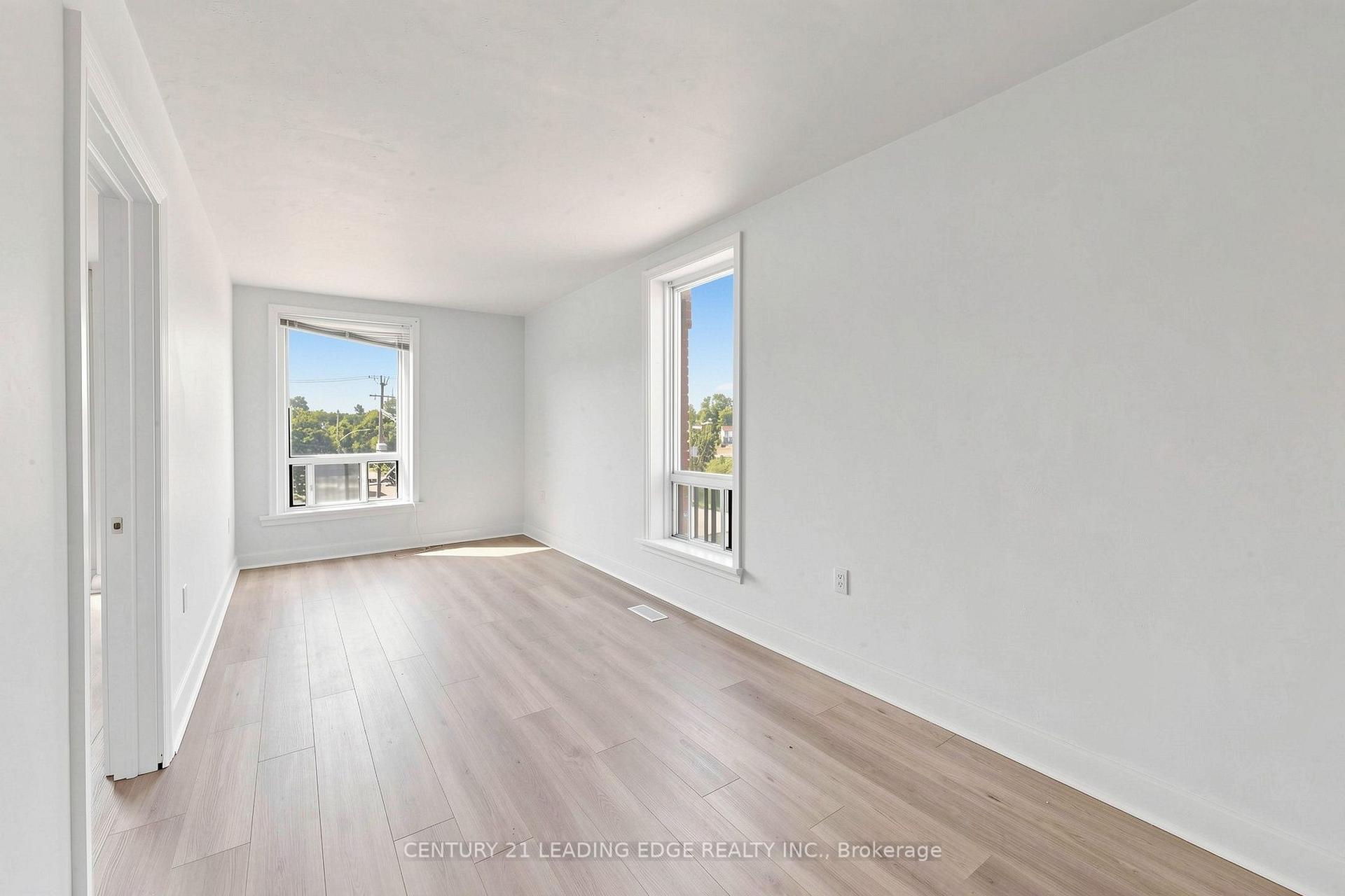Photo 10 of Unit 3, 18 Brock Street W, Uxbridge — HOMEH