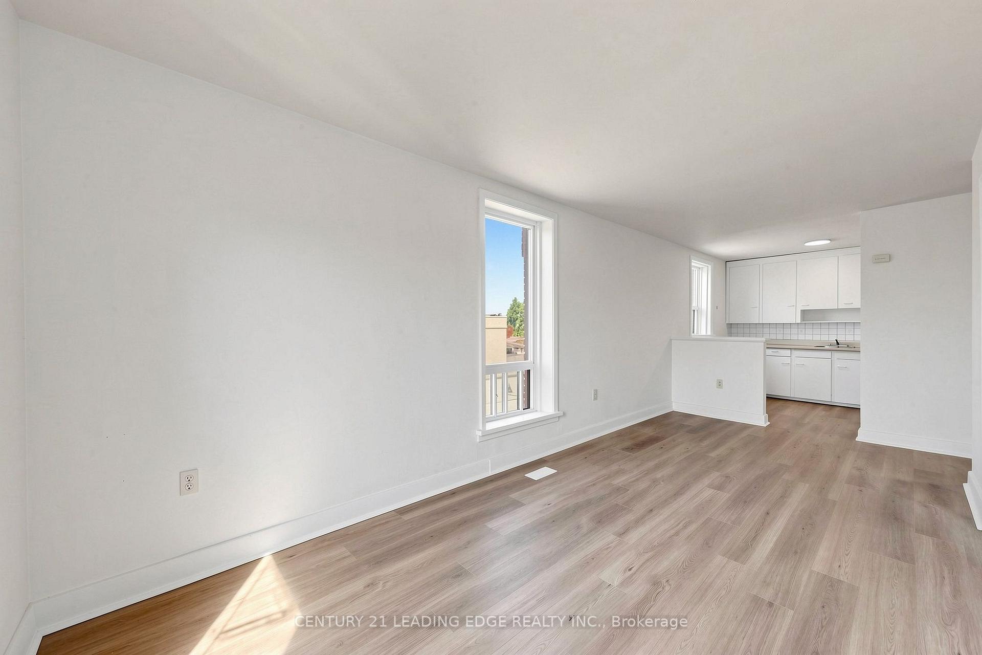 Photo 13 of Unit 3, 18 Brock Street W, Uxbridge — HOMEH