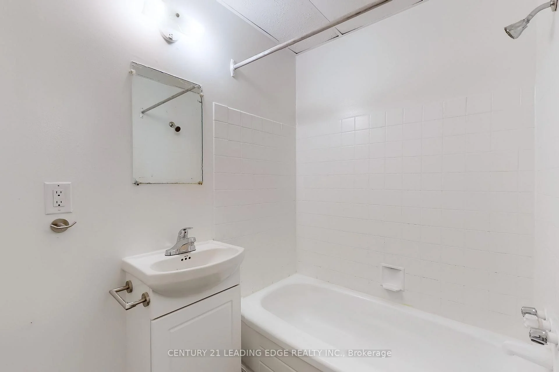 Photo 49 of Unit 3, 18 Brock Street W, Uxbridge — HOMEH