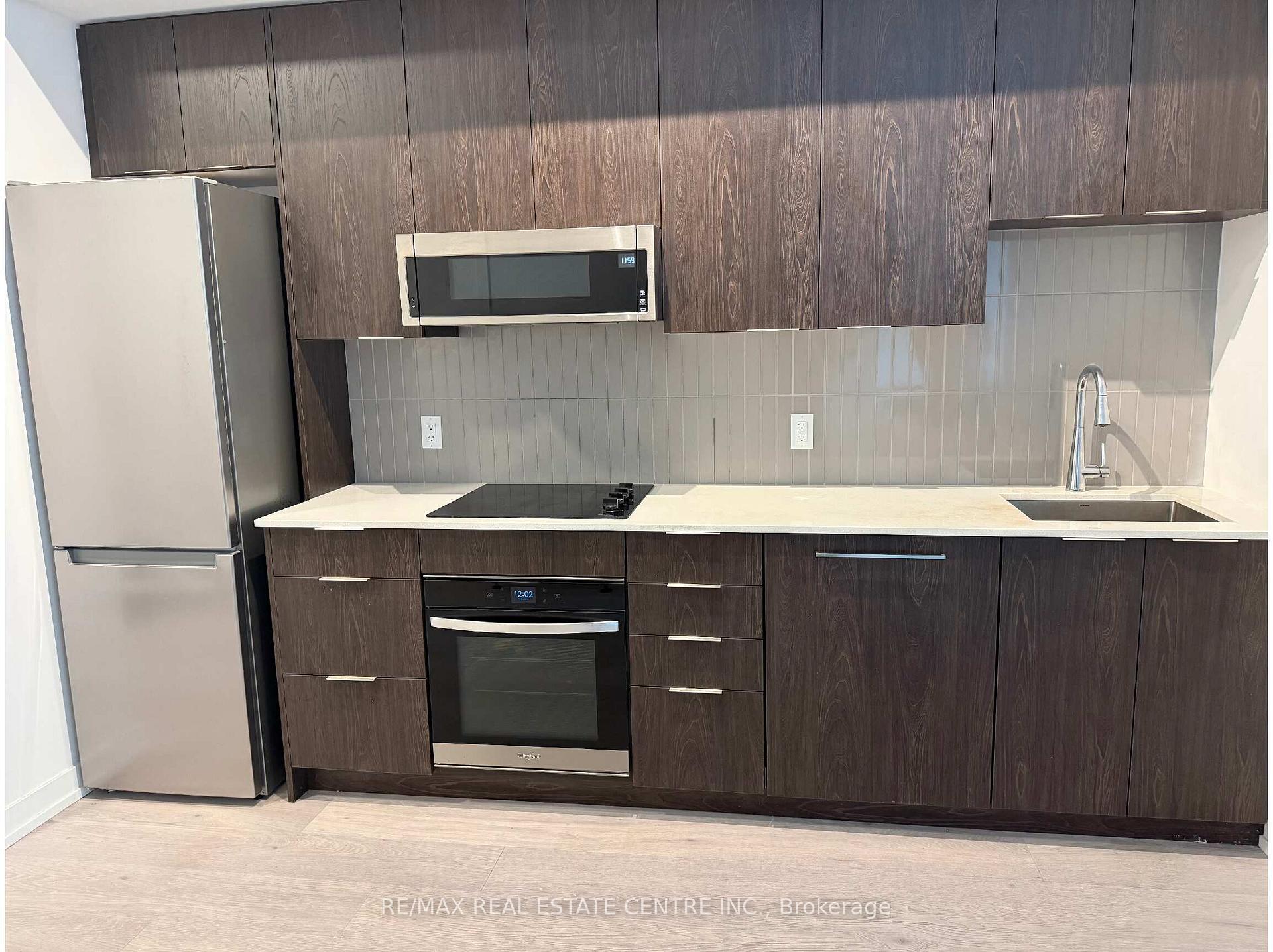 Photo 2 of Unit 111, 2501 Saw Whet Boulevard E, Oakville, Glen Abbey — HOMEH