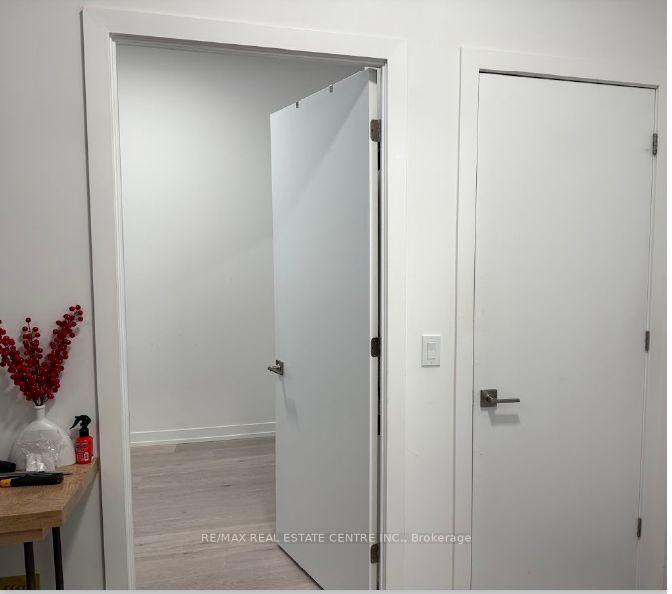Photo 11 of Unit 111, 2501 Saw Whet Boulevard E, Oakville, Glen Abbey — HOMEH
