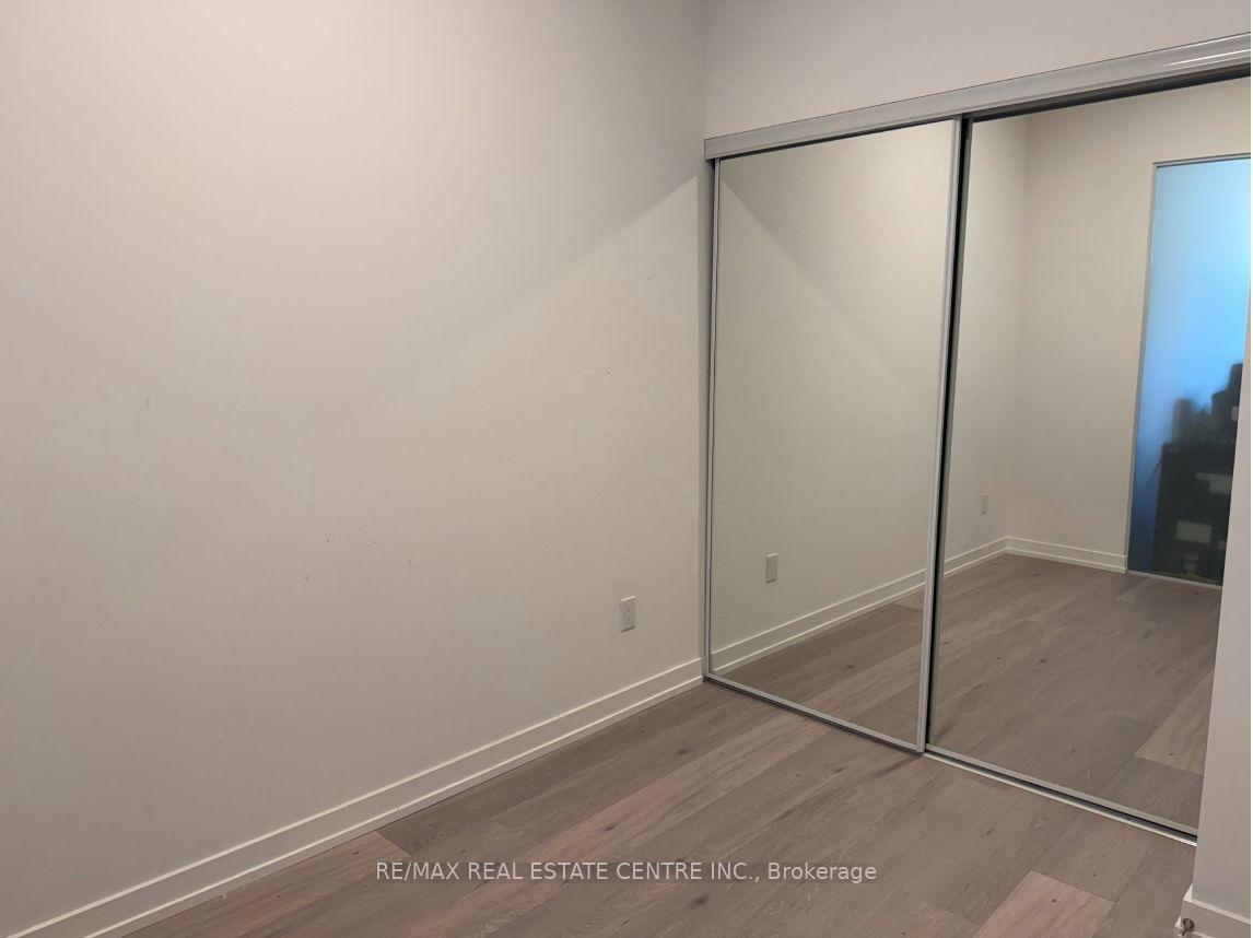 Photo 12 of Unit 111, 2501 Saw Whet Boulevard E, Oakville, Glen Abbey — HOMEH