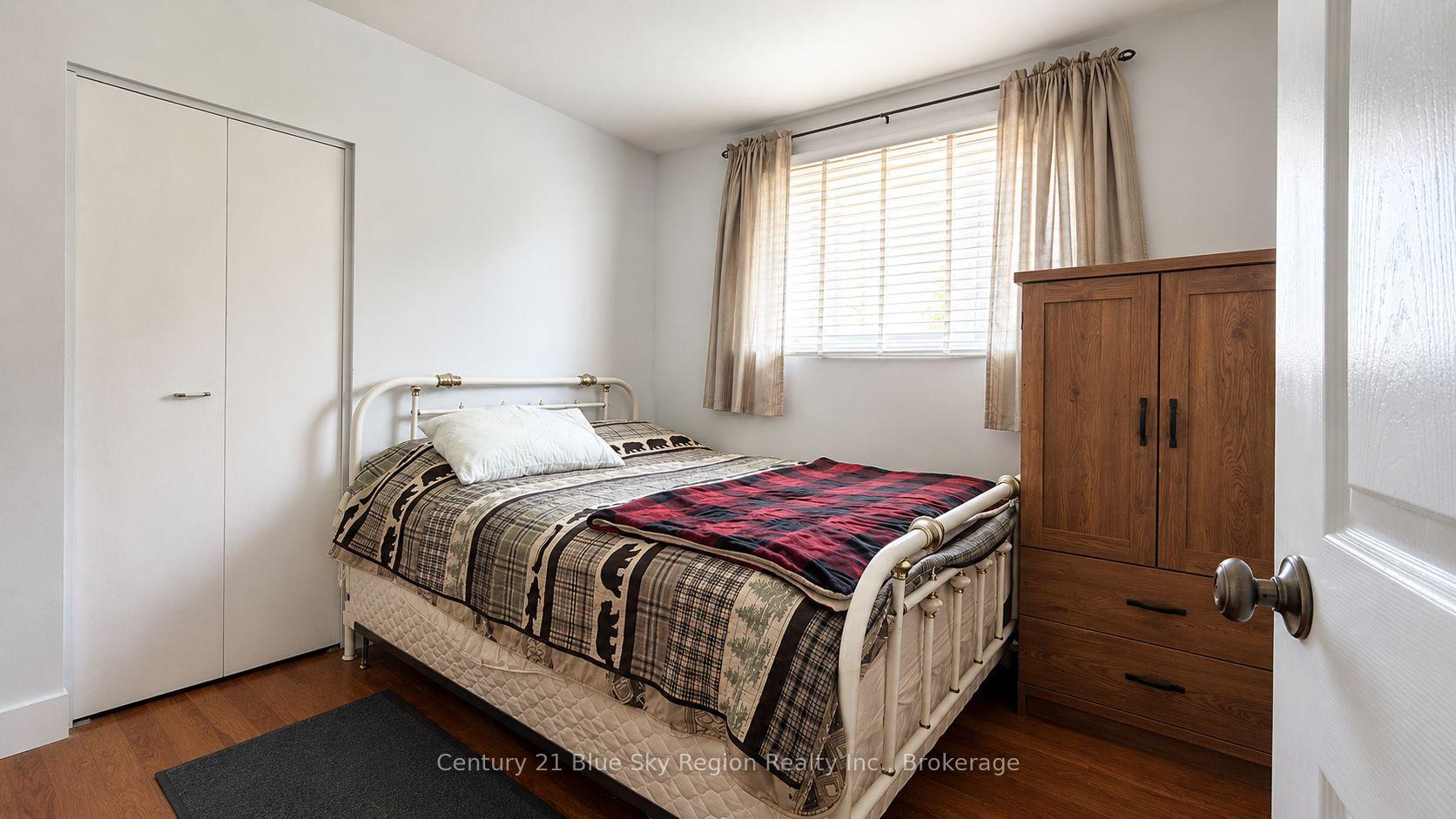 Photo 5 of 3 Superior Crescent, North Bay, Ferris — HOMEH