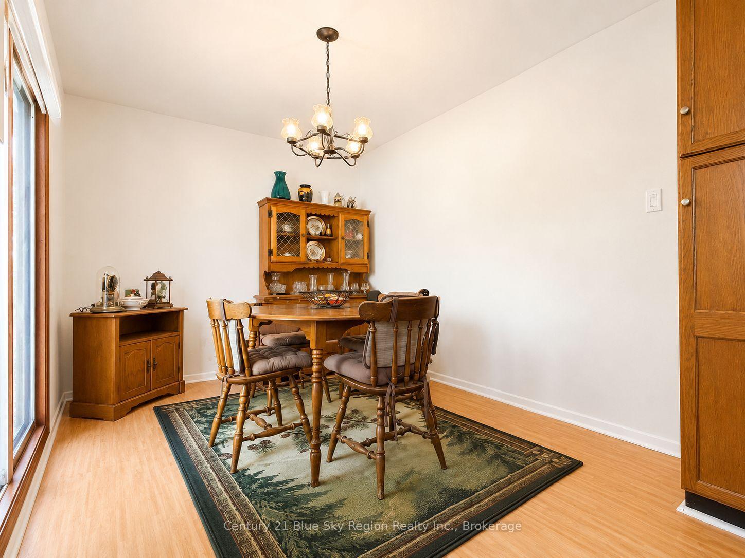 Photo 10 of 3 Superior Crescent, North Bay, Ferris — HOMEH