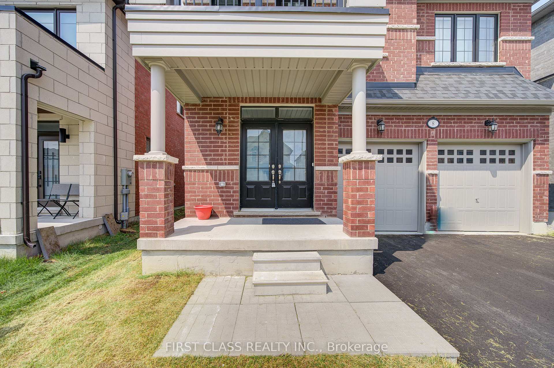 Photo 2 of 8 Nigh Drive, Markham, Middlefield — HOMEH