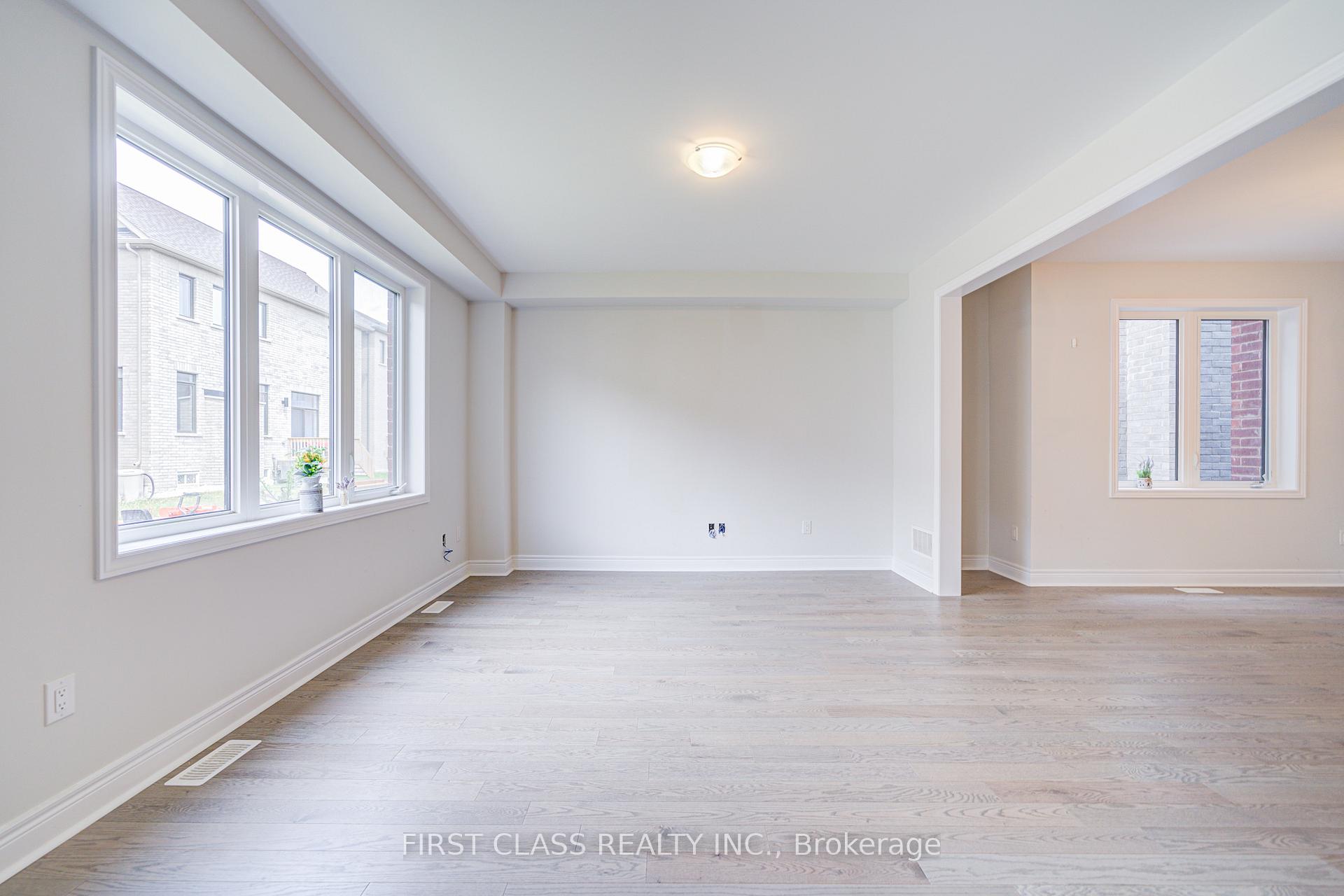 Photo 13 of 8 Nigh Drive, Markham, Middlefield — HOMEH
