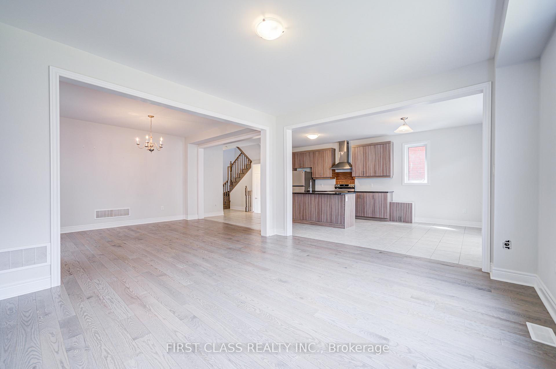 Photo 16 of 8 Nigh Drive, Markham, Middlefield — HOMEH