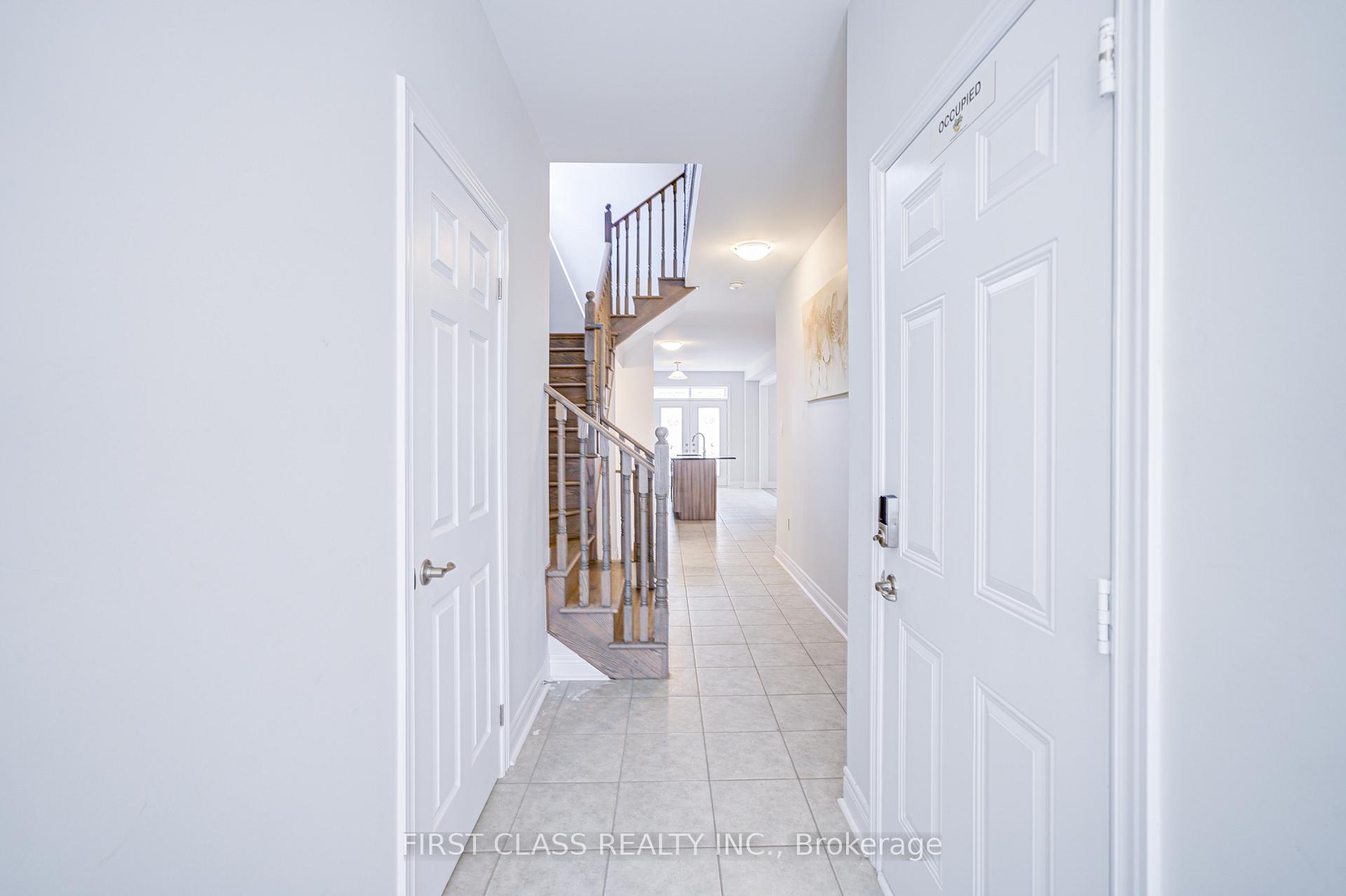 Photo 4 of 8 Nigh Drive, Markham, Middlefield — HOMEH