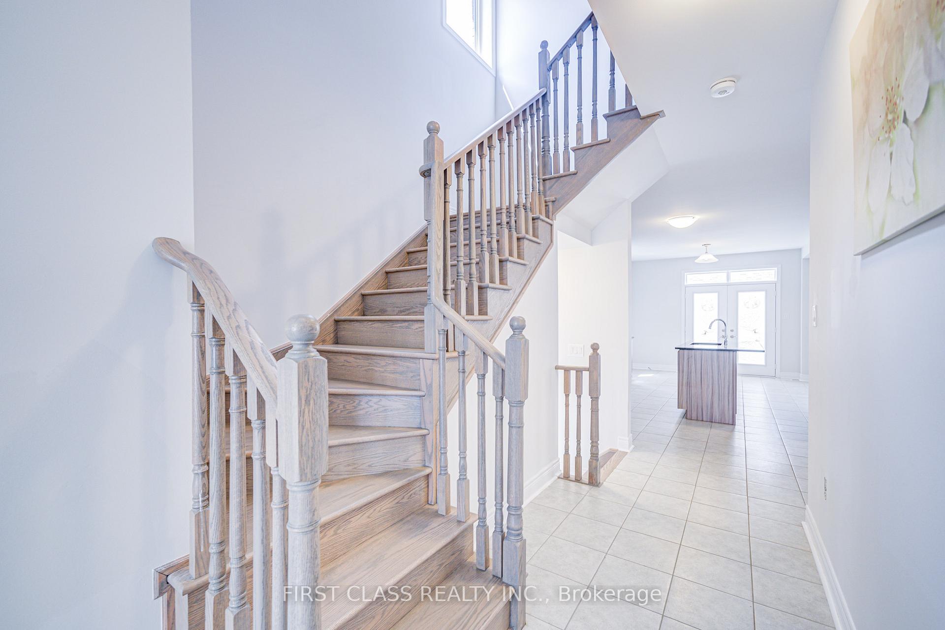 Photo 5 of 8 Nigh Drive, Markham, Middlefield — HOMEH