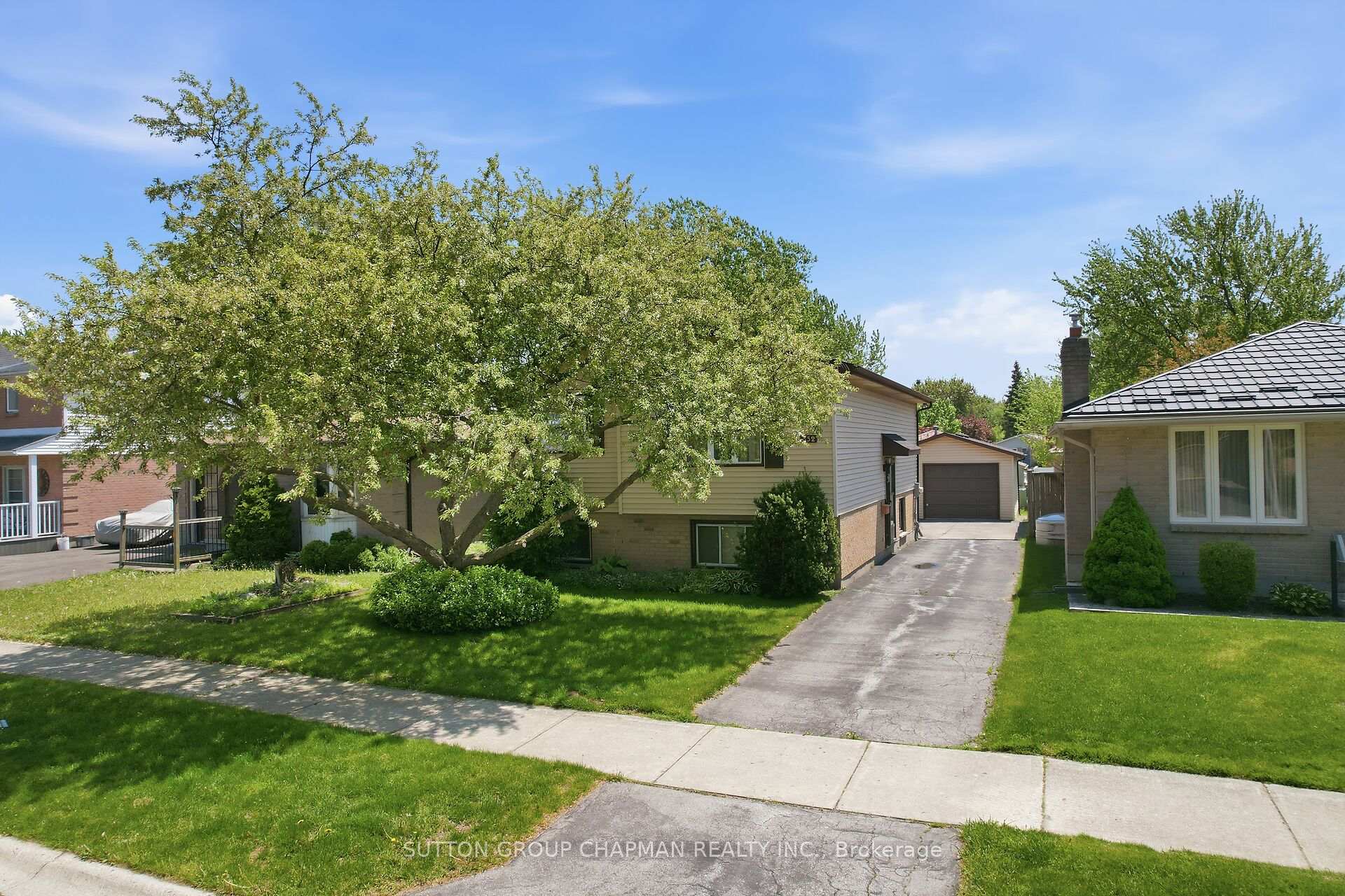 Photo 21 of 332 Ardsley Crescent, London, North I — HOMEH