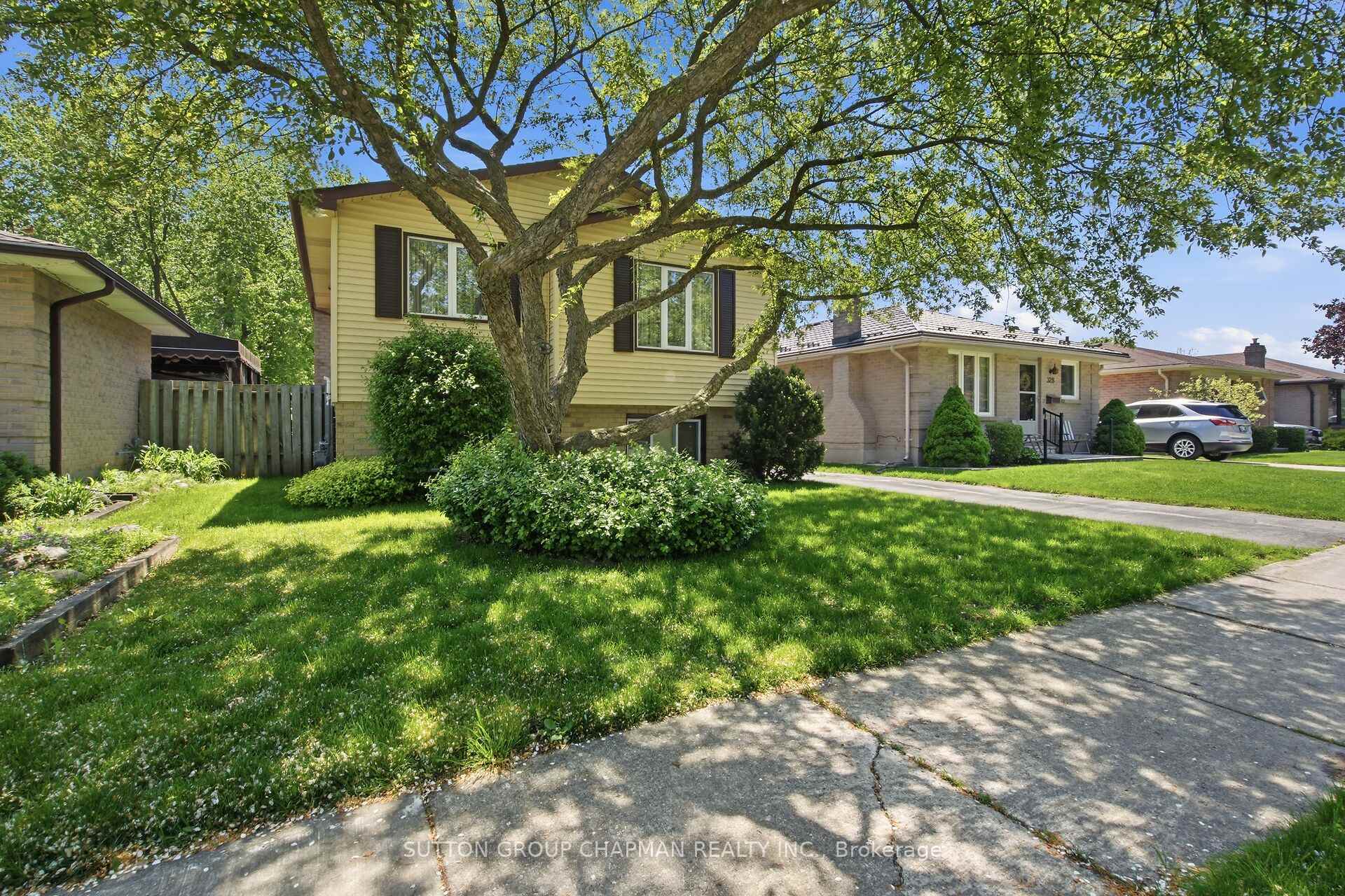 Photo 26 of 332 Ardsley Crescent, London, North I — HOMEH