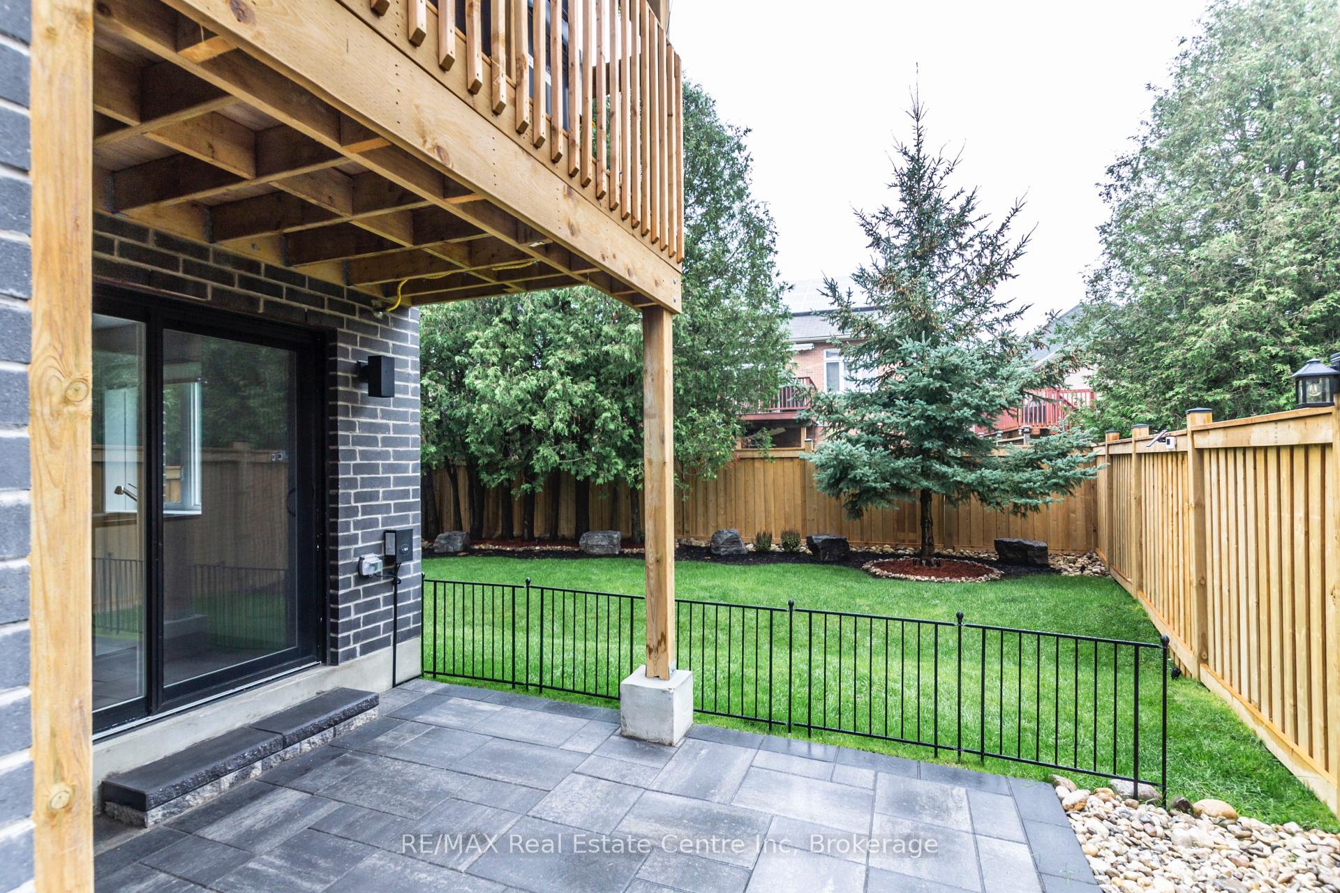 Photo 6 of 19 Ferris Circle Lane, Guelph, Clairfields/Hanlon Business Park — HOMEH