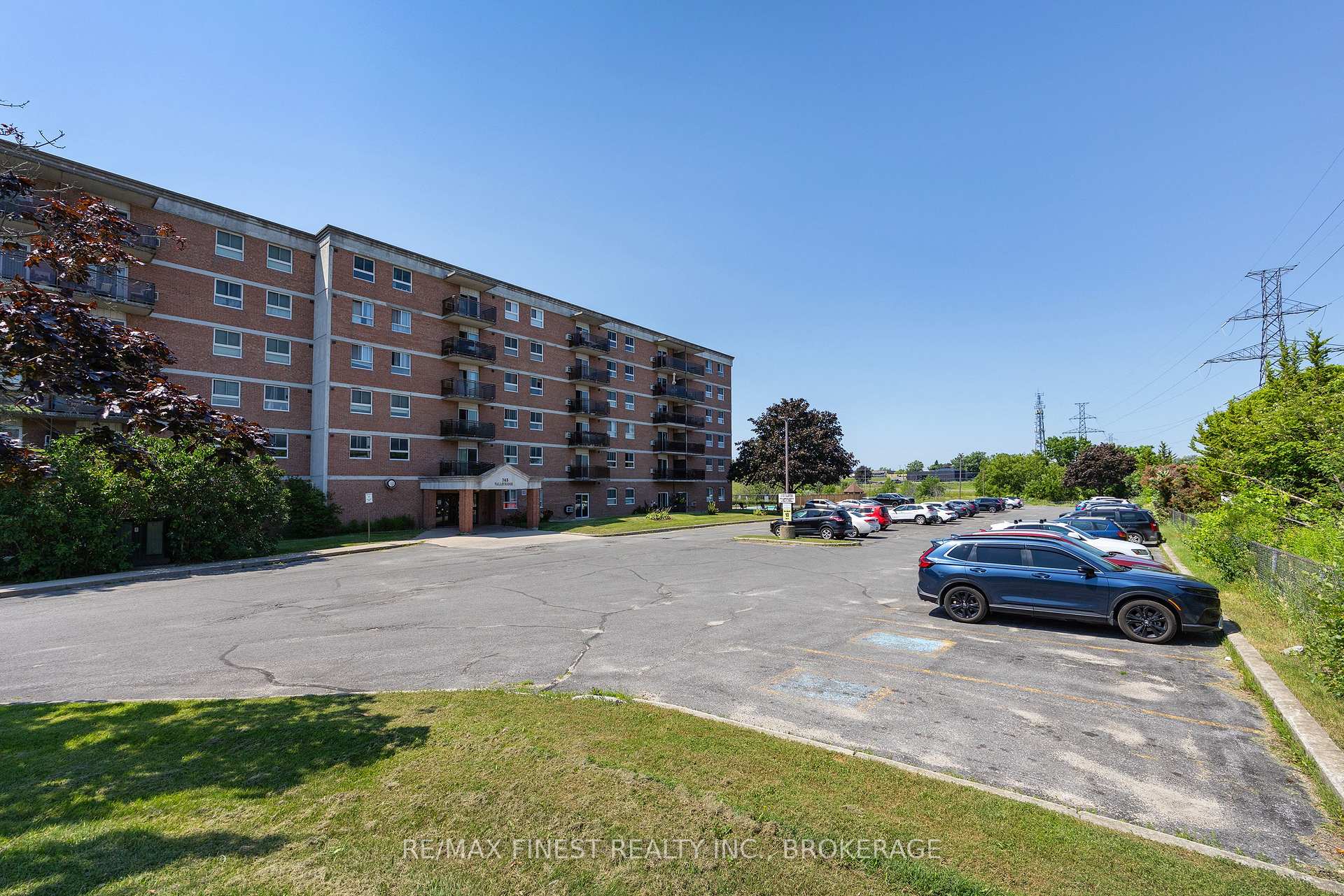 Photo 3 of Unit 101, 745 Davis Drive, Kingston, East Gardiners Rd — HOMEH