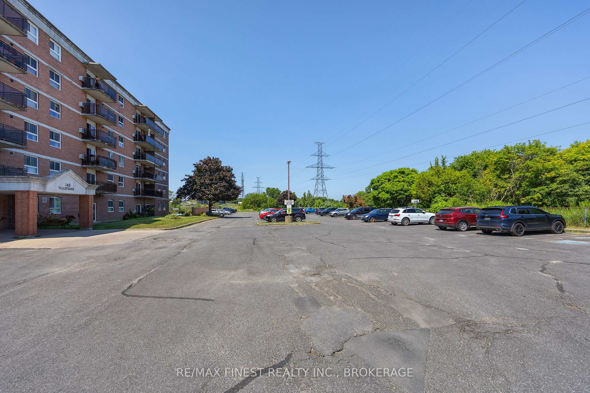 Photo 4 of Unit 101, 745 Davis Drive, Kingston, East Gardiners Rd — HOMEH
