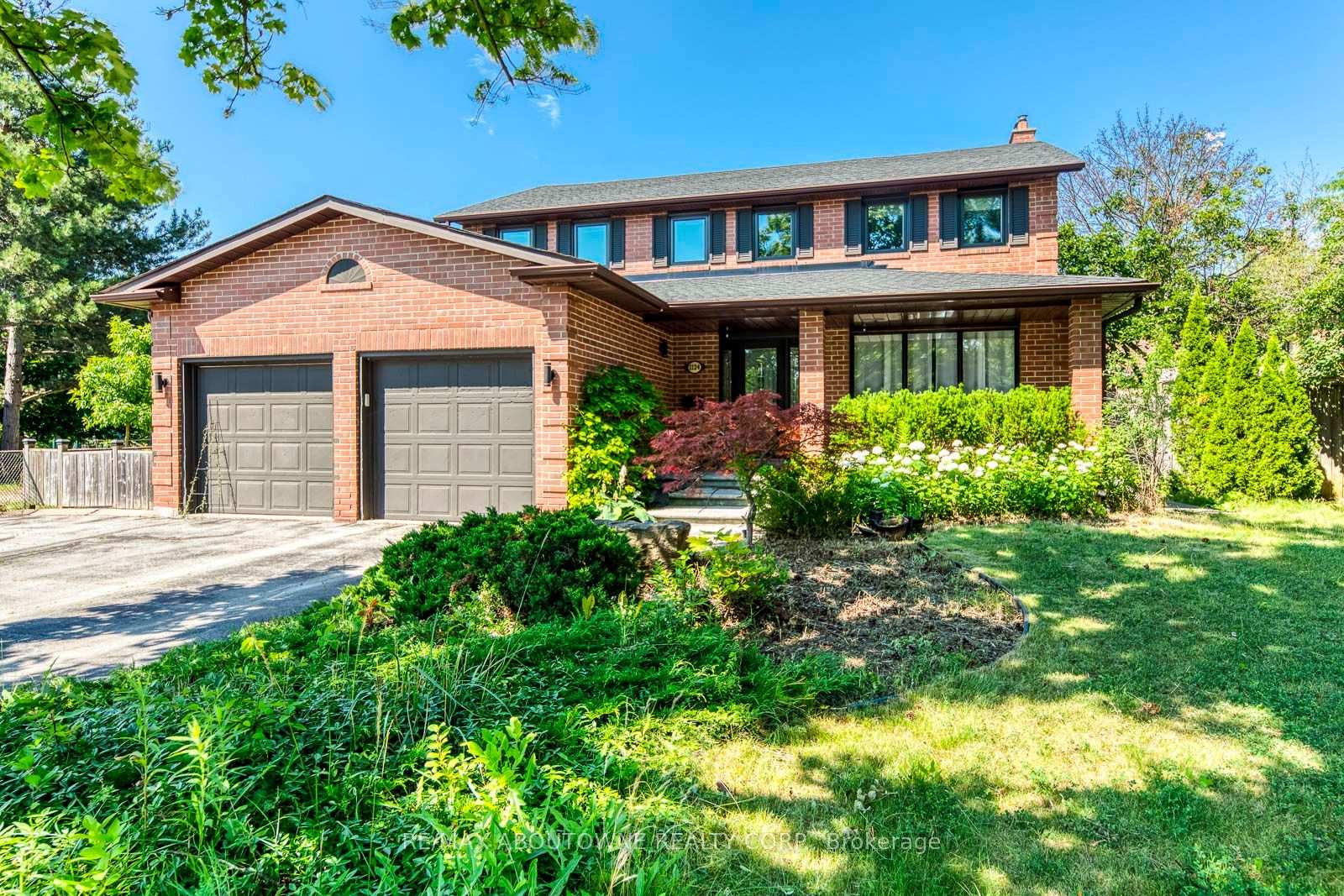 Photo 2 of 1124 Notley Crescent, Oakville, Glen Abbey — HOMEH