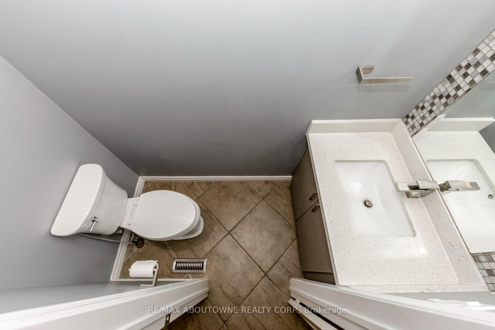 Photo 6 of 1124 Notley Crescent, Oakville, Glen Abbey — HOMEH