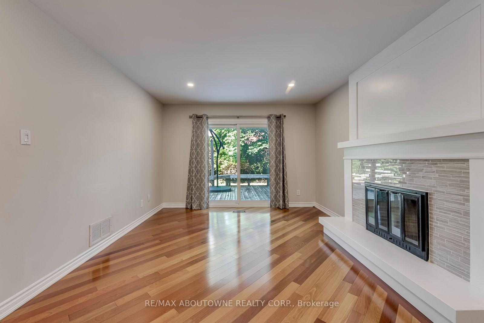 Photo 11 of 1124 Notley Crescent, Oakville, Glen Abbey — HOMEH