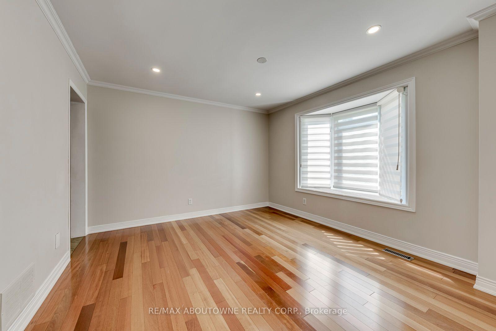 Photo 12 of 1124 Notley Crescent, Oakville, Glen Abbey — HOMEH