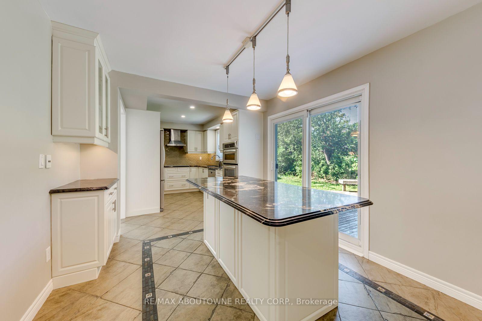 Photo 17 of 1124 Notley Crescent, Oakville, Glen Abbey — HOMEH