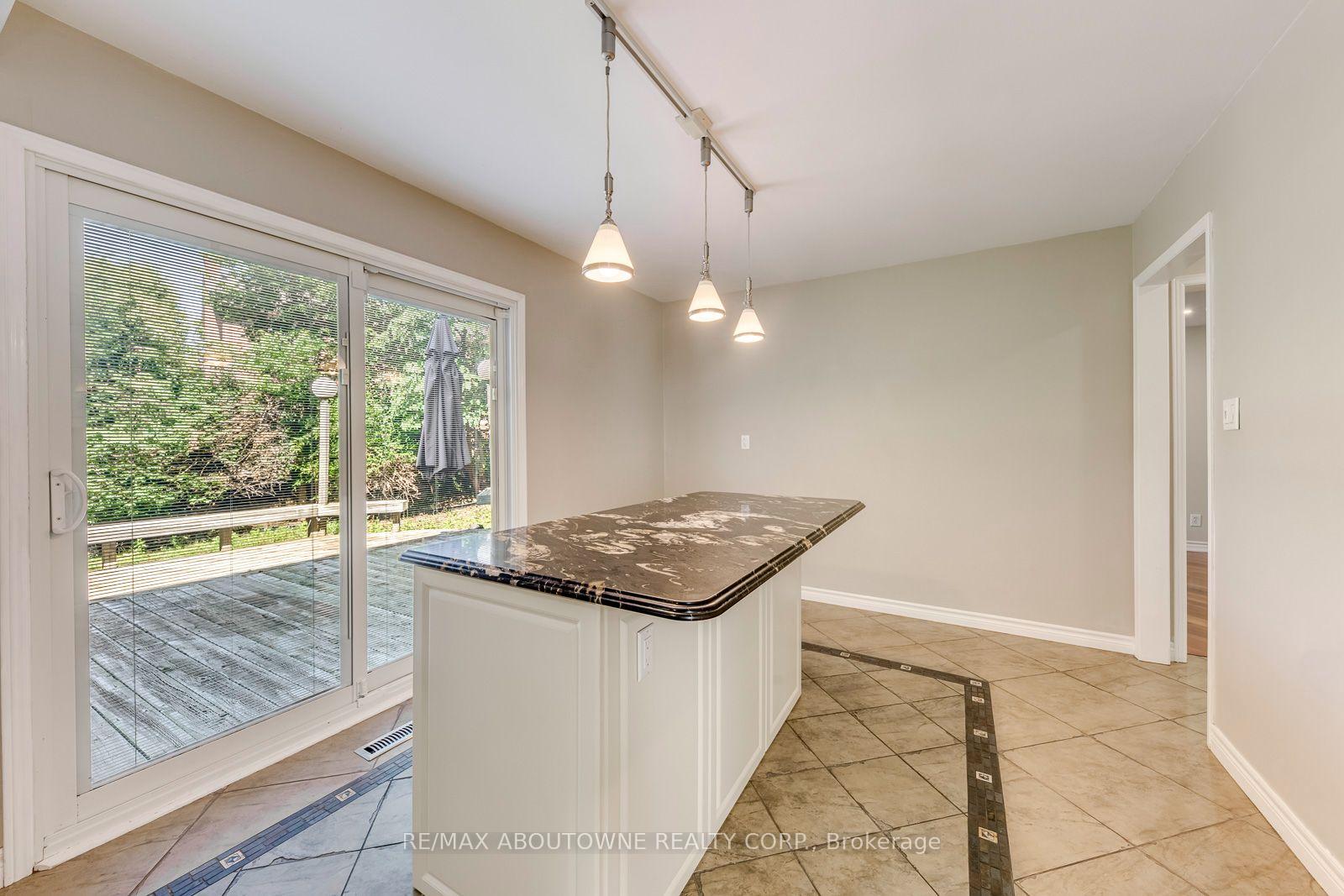 Photo 18 of 1124 Notley Crescent, Oakville, Glen Abbey — HOMEH