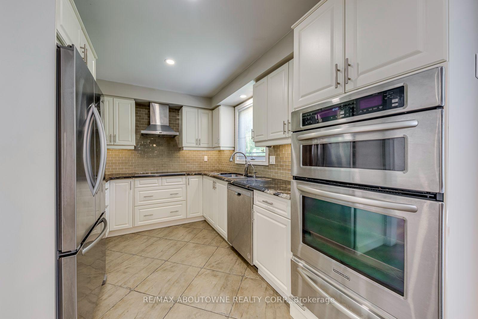 Photo 19 of 1124 Notley Crescent, Oakville, Glen Abbey — HOMEH