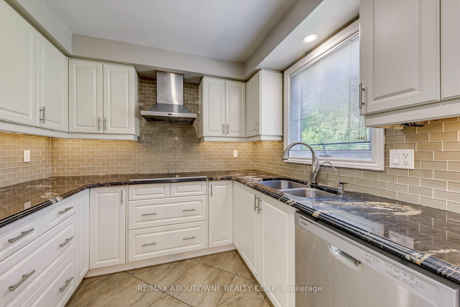 Photo 21 of 1124 Notley Crescent, Oakville, Glen Abbey — HOMEH