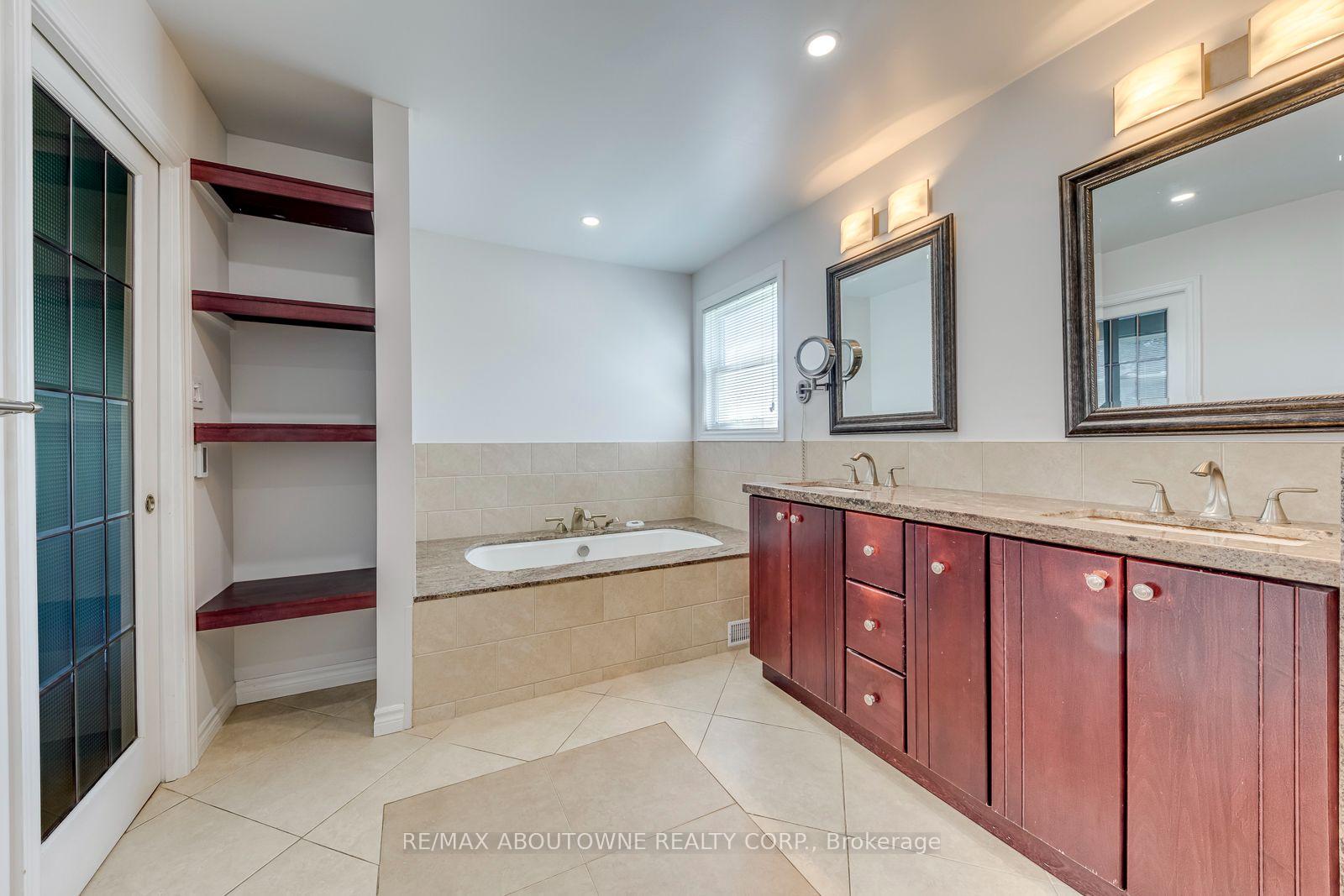 Photo 25 of 1124 Notley Crescent, Oakville, Glen Abbey — HOMEH