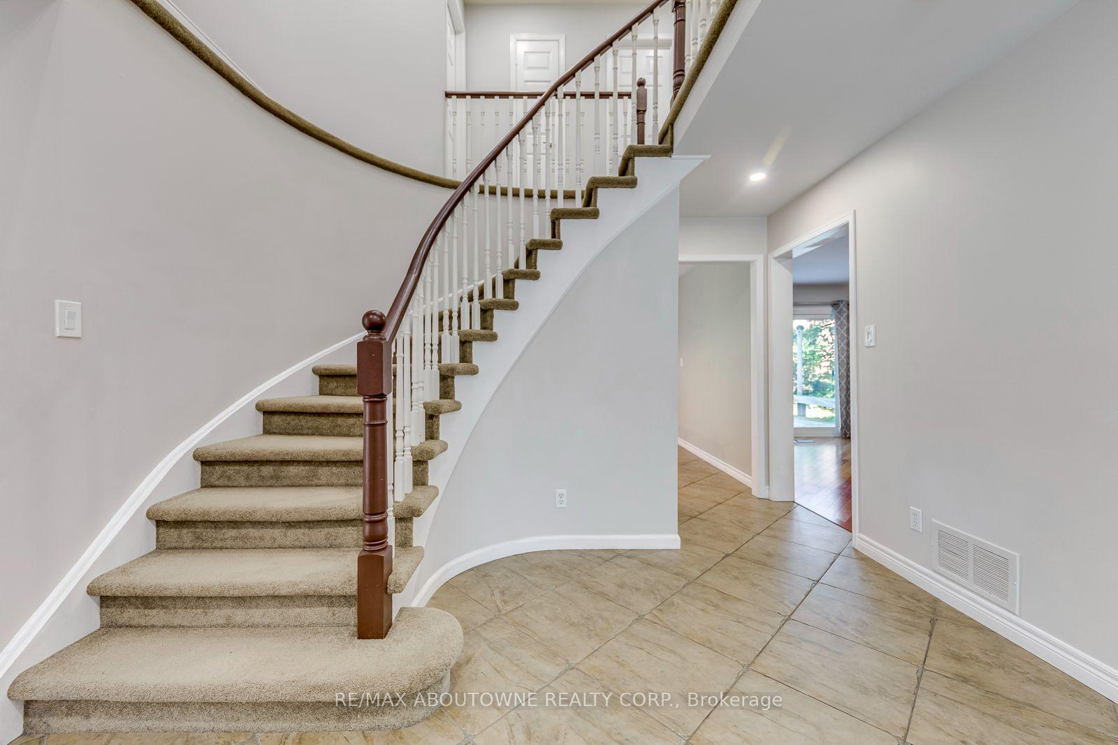 Photo 28 of 1124 Notley Crescent, Oakville, Glen Abbey — HOMEH