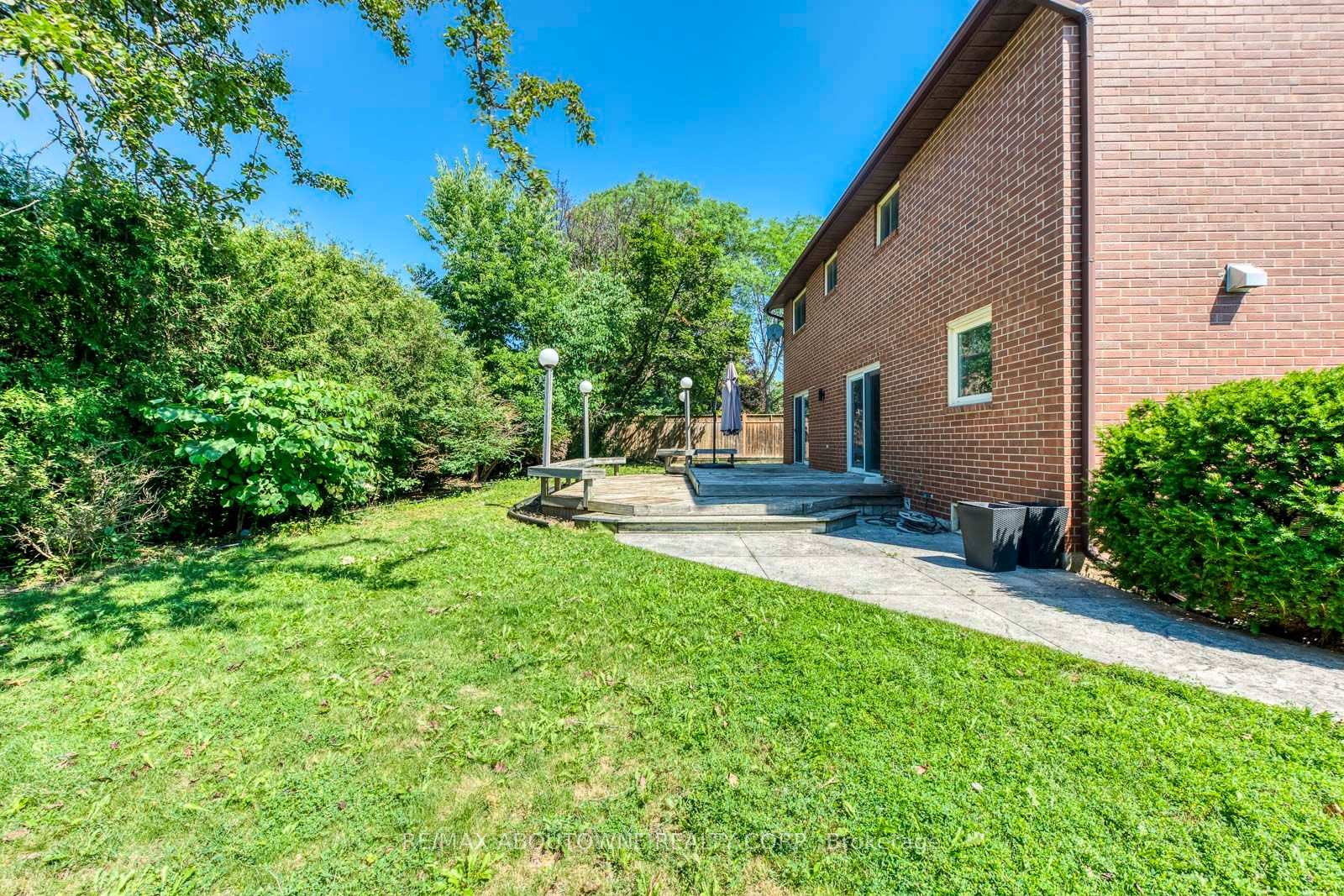 Photo 43 of 1124 Notley Crescent, Oakville, Glen Abbey — HOMEH