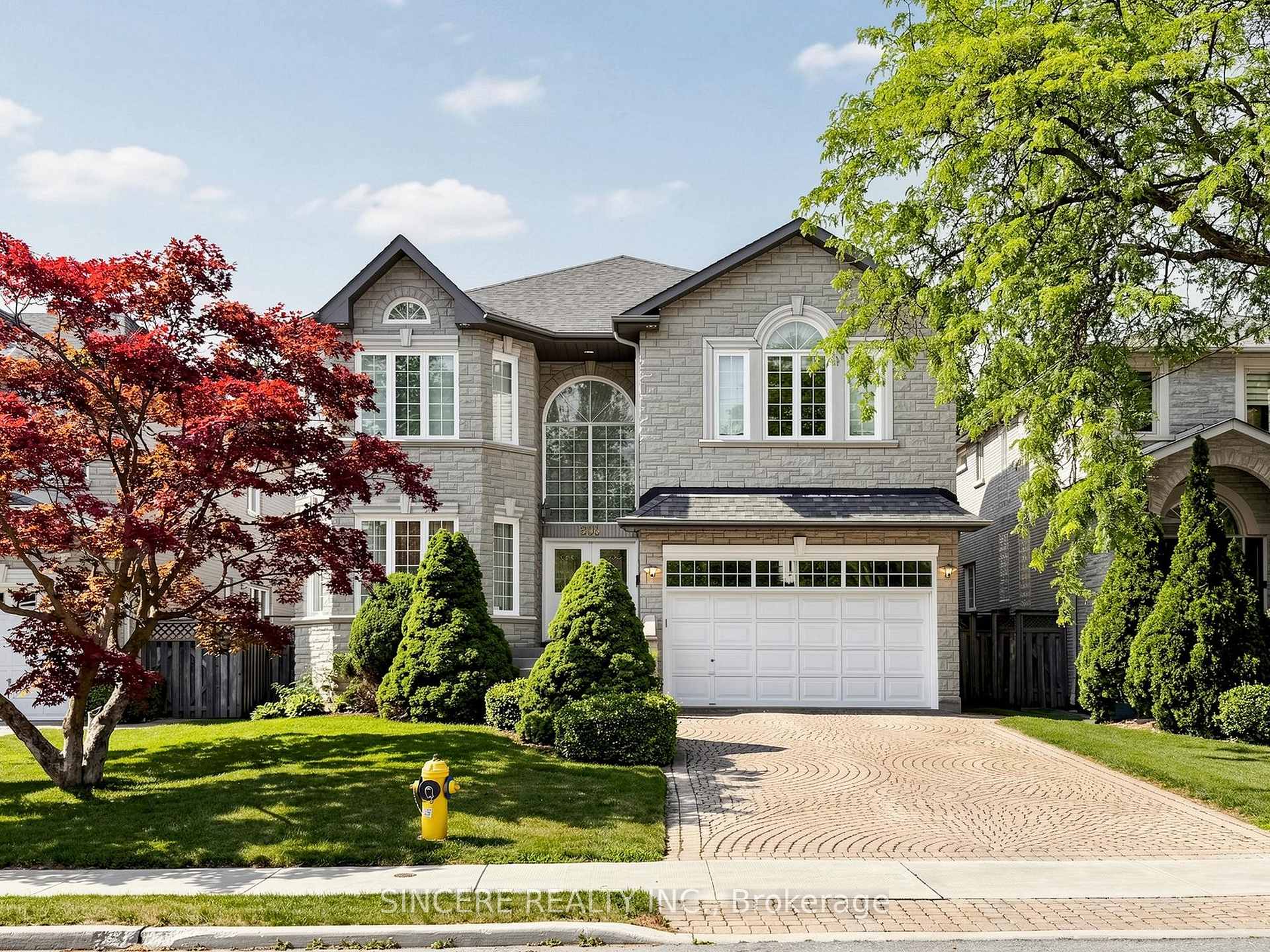 Front of 300 Parkview Avenue