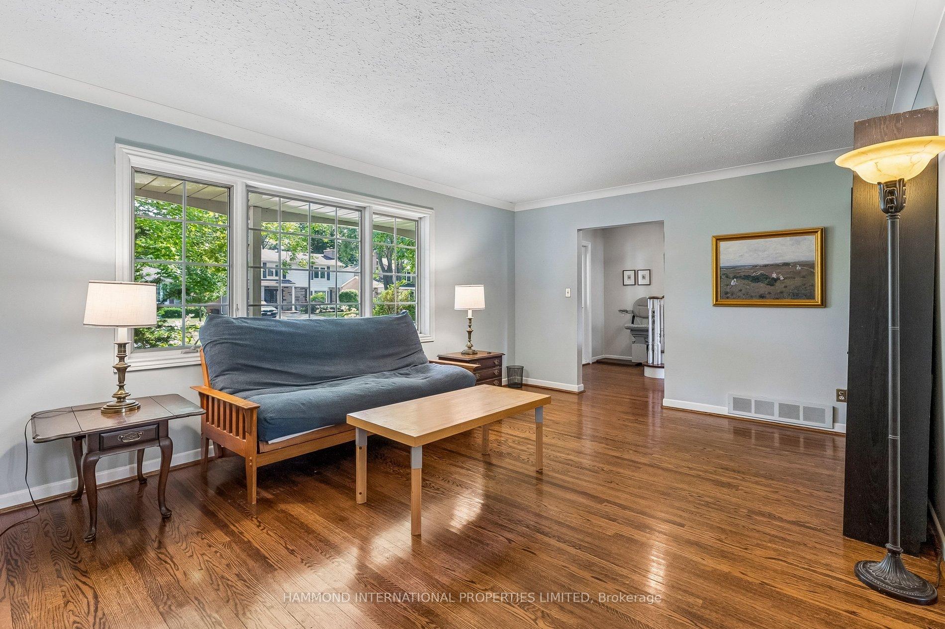 Photo 5 of 28 Almond Avenue, Markham, Grandview — HOMEH
