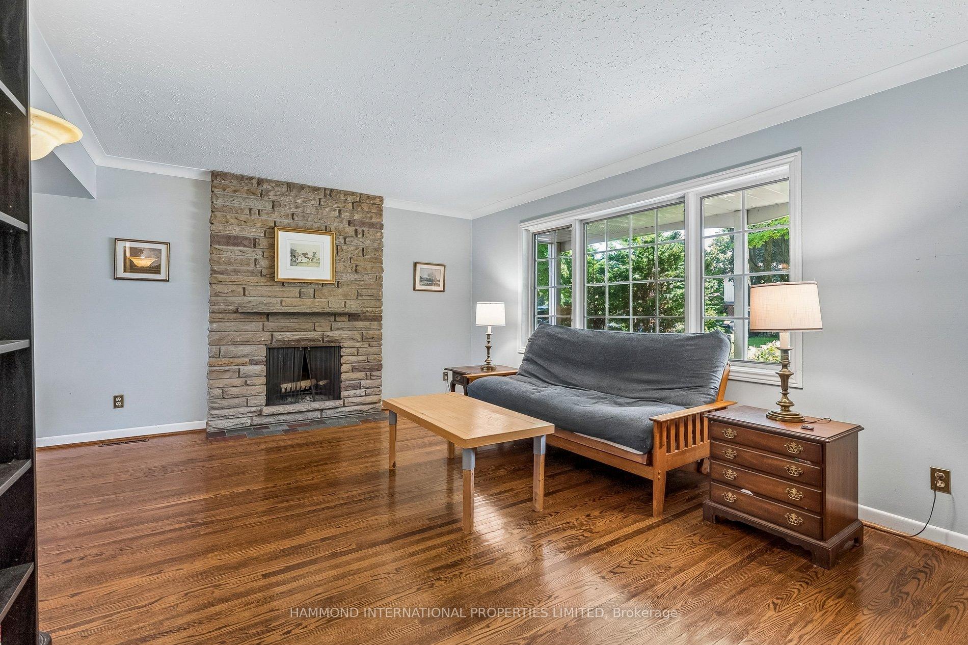 Photo 6 of 28 Almond Avenue, Markham, Grandview — HOMEH