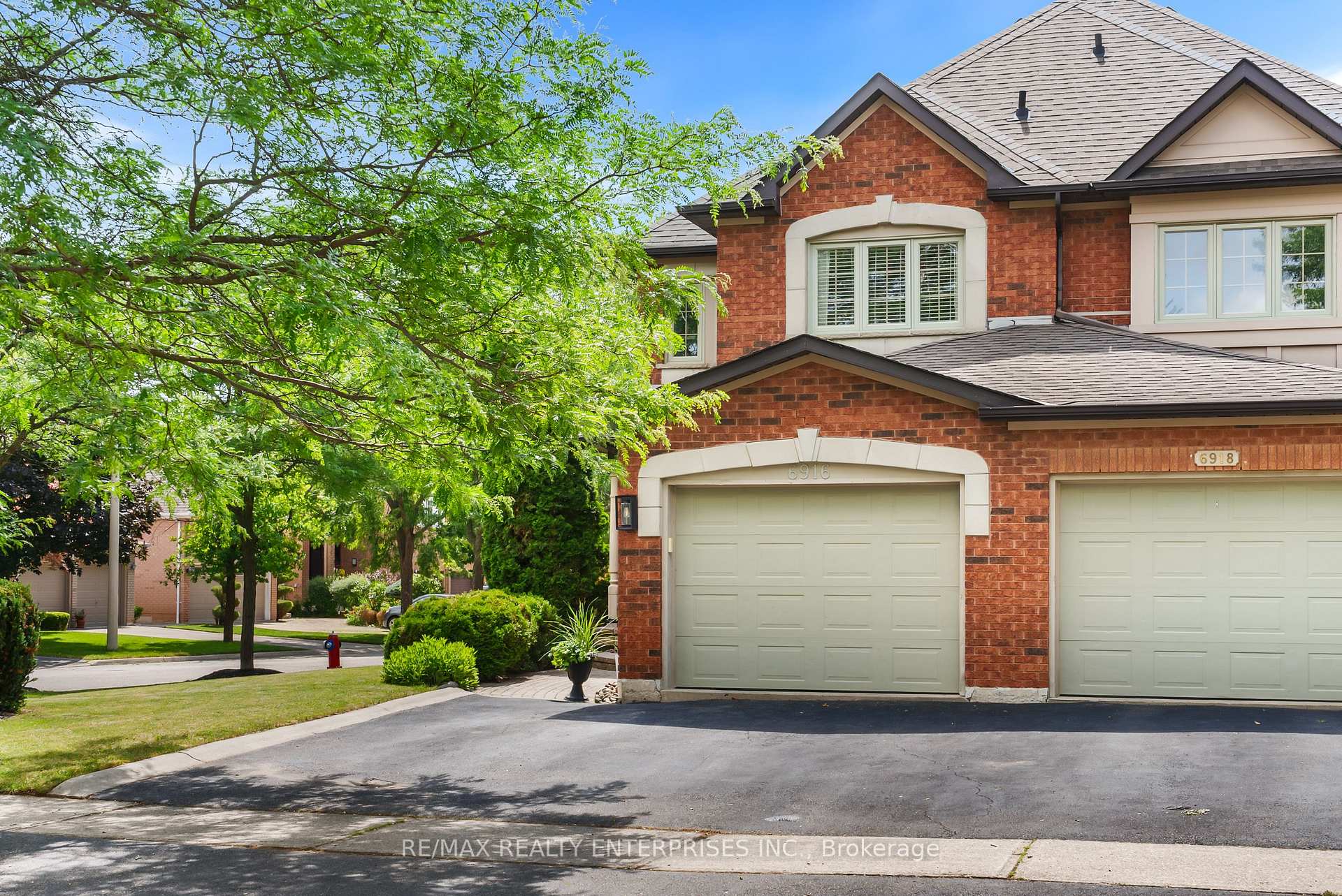 Photo 2 of 6916 Yarrow Avenue, Mississauga, Lisgar — HOMEH