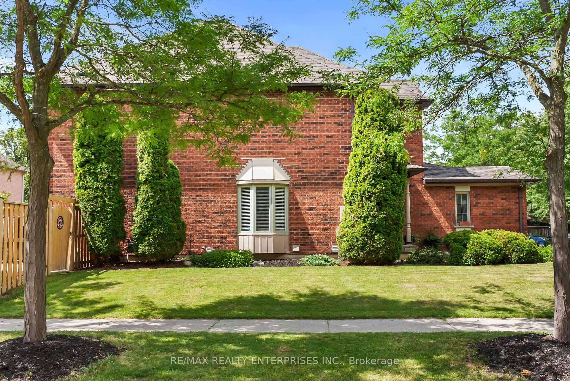 Photo 4 of 6916 Yarrow Avenue, Mississauga, Lisgar — HOMEH