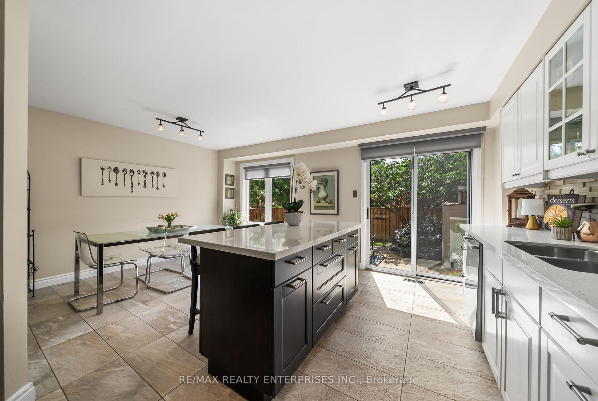 Photo 13 of 6916 Yarrow Avenue, Mississauga, Lisgar — HOMEH
