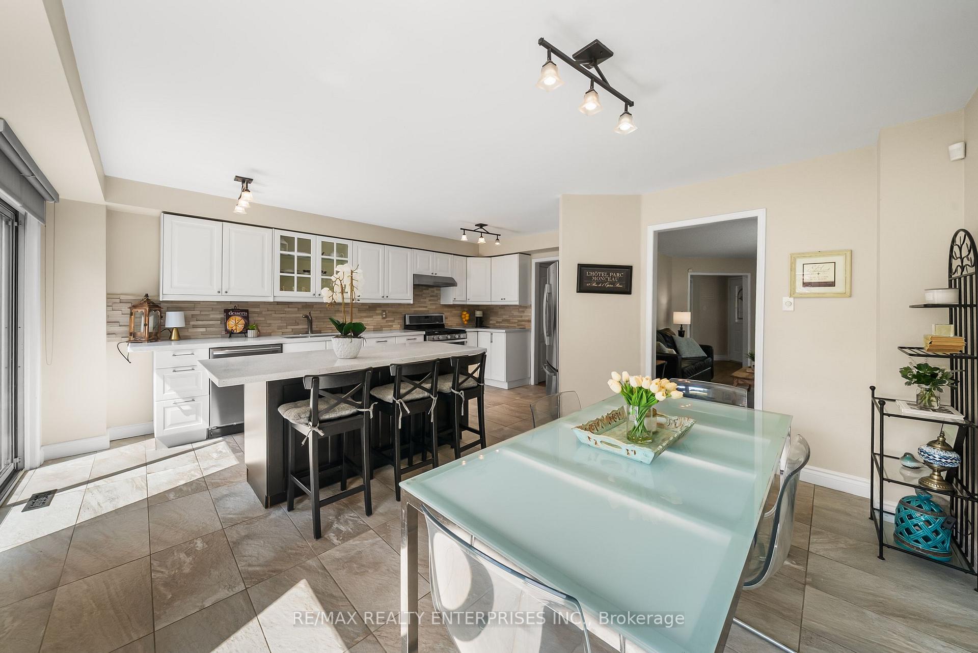 Photo 15 of 6916 Yarrow Avenue, Mississauga, Lisgar — HOMEH