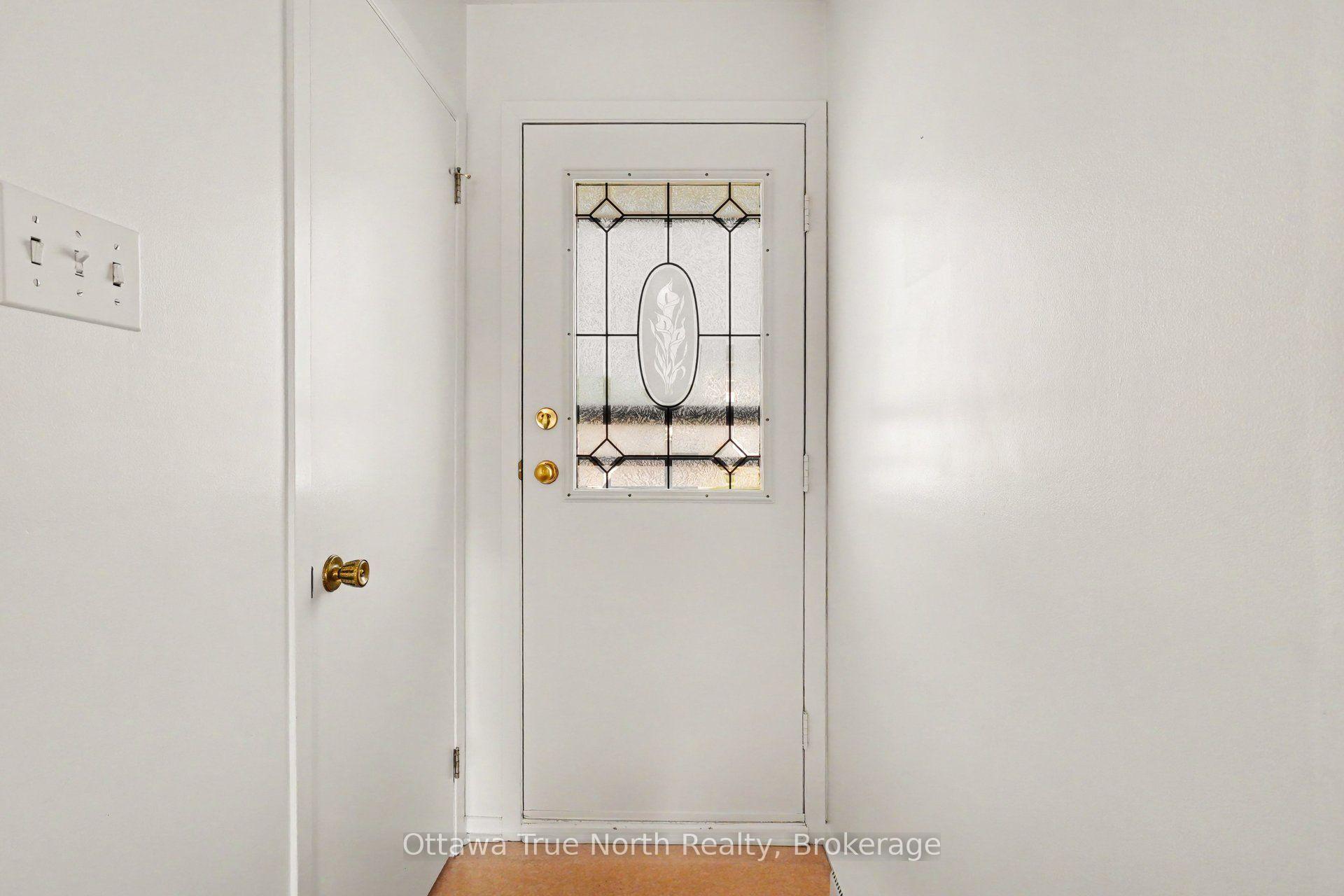 Photo 3 of 180 Edward Street S, Arnprior, Arnprior — HOMEH