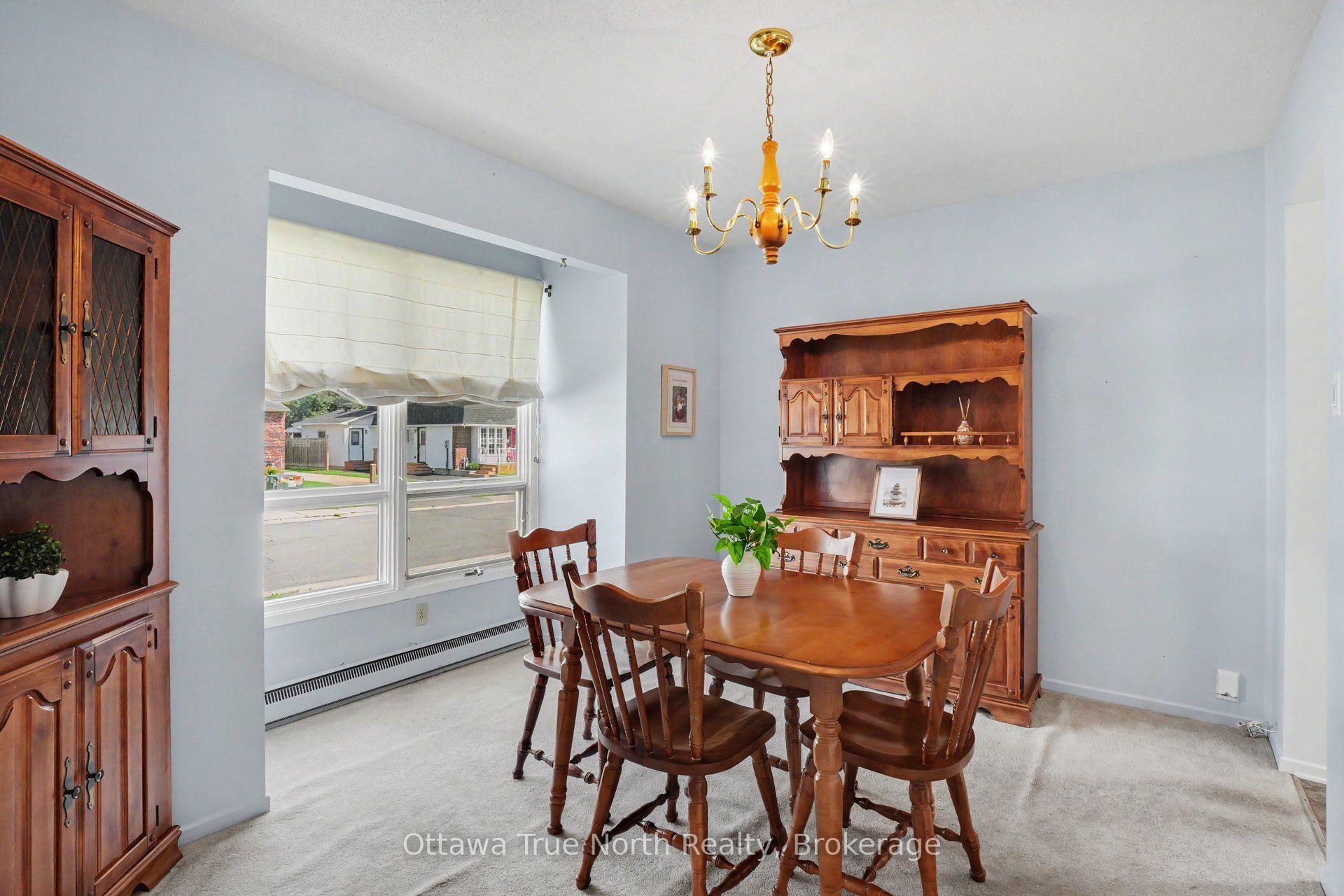 Photo 4 of 180 Edward Street S, Arnprior, Arnprior — HOMEH