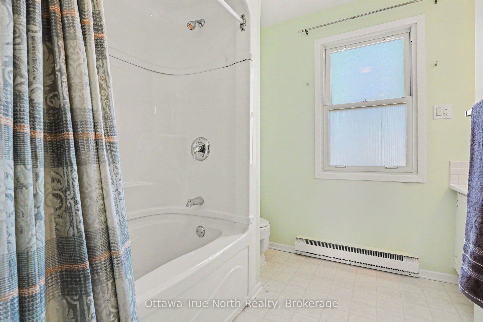 Photo 18 of 180 Edward Street S, Arnprior, Arnprior — HOMEH