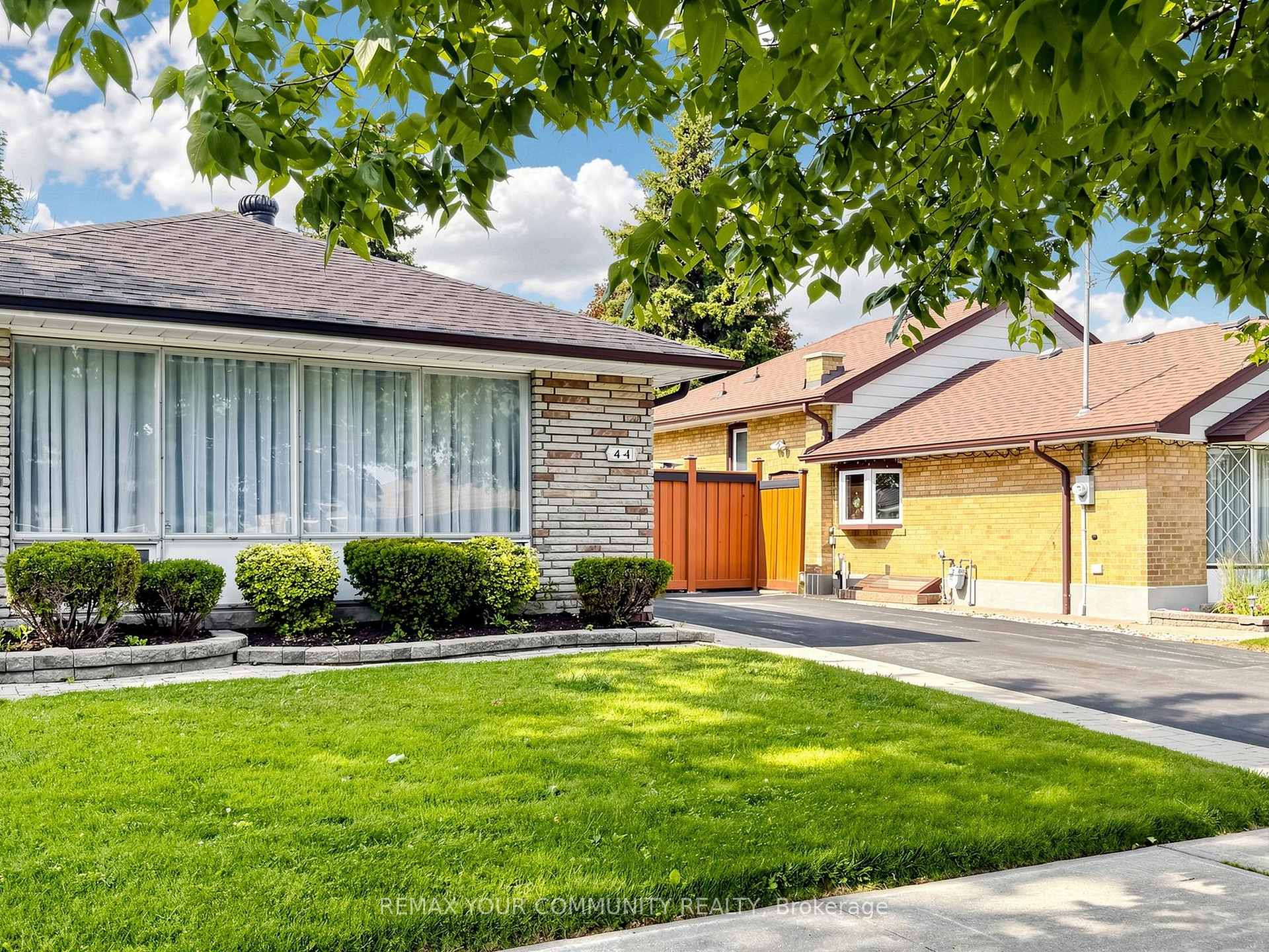 Photo 3 of 44 Lewiston Road, Scarborough, Dorset Park — HOMEH