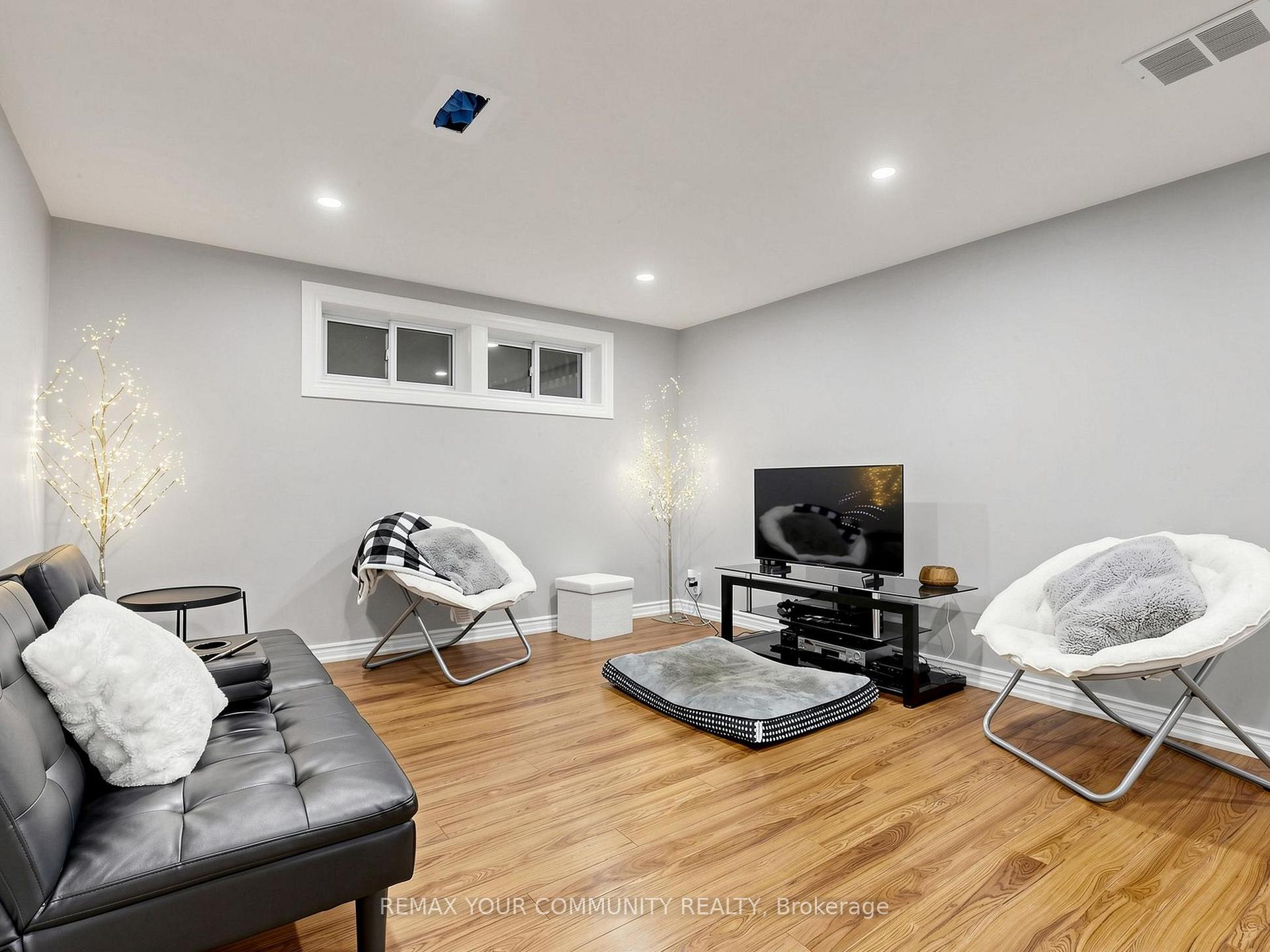 Photo 32 of 44 Lewiston Road, Scarborough, Dorset Park — HOMEH