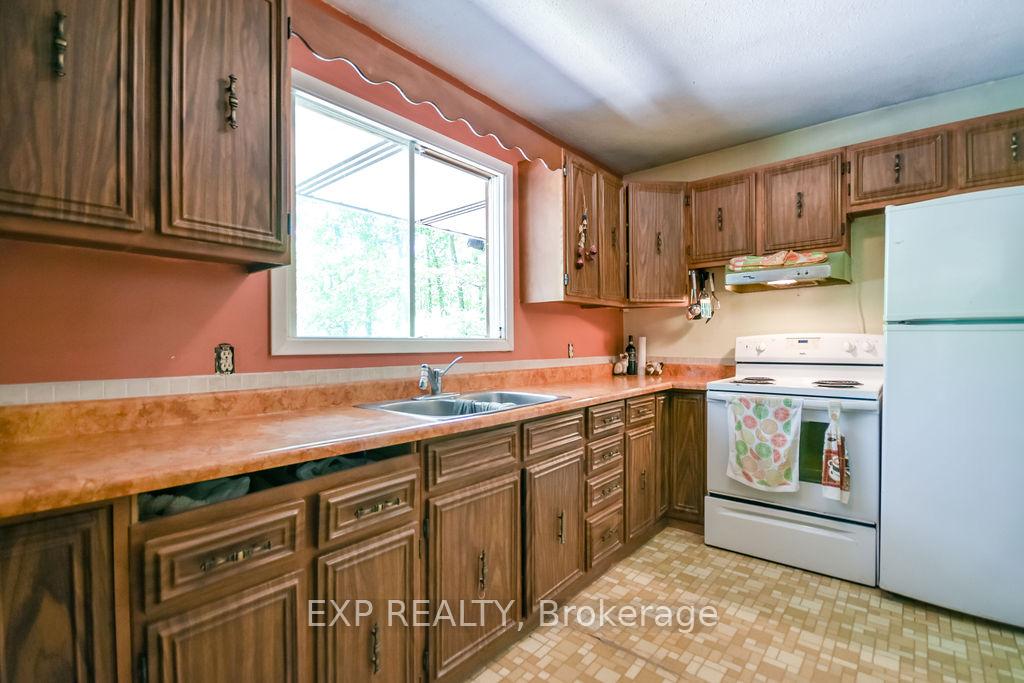 Photo 3 of 915 Vindin Street, Midland — HOMEH