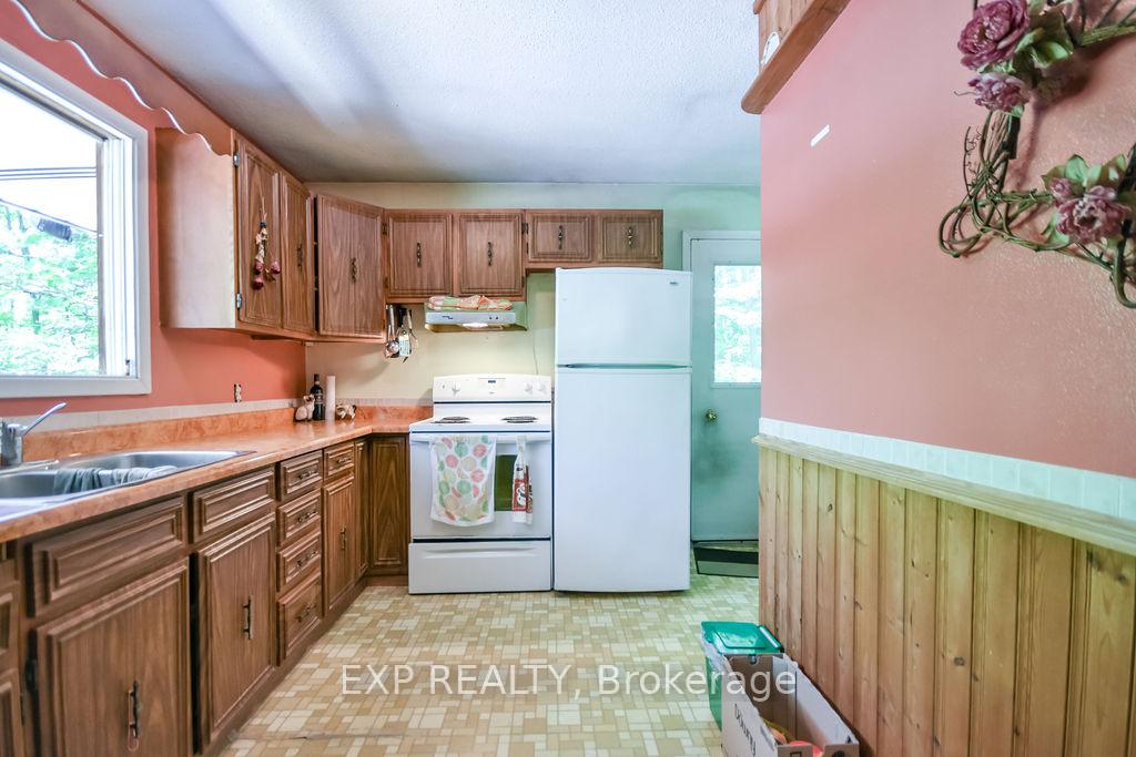 Photo 4 of 915 Vindin Street, Midland — HOMEH