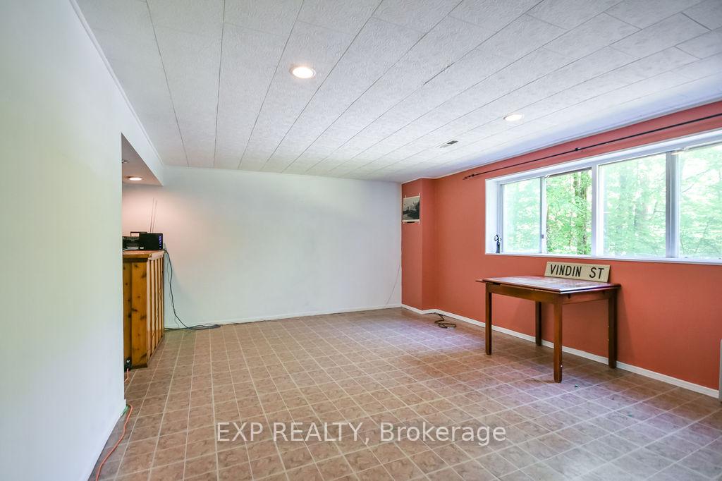 Photo 10 of 915 Vindin Street, Midland — HOMEH