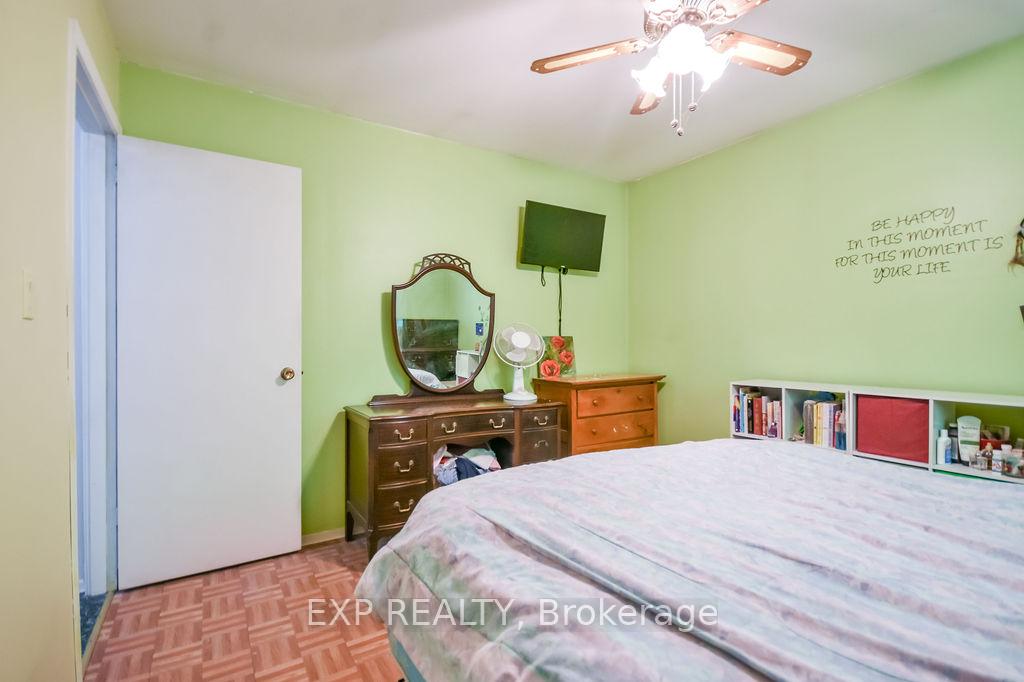 Photo 14 of 915 Vindin Street, Midland — HOMEH